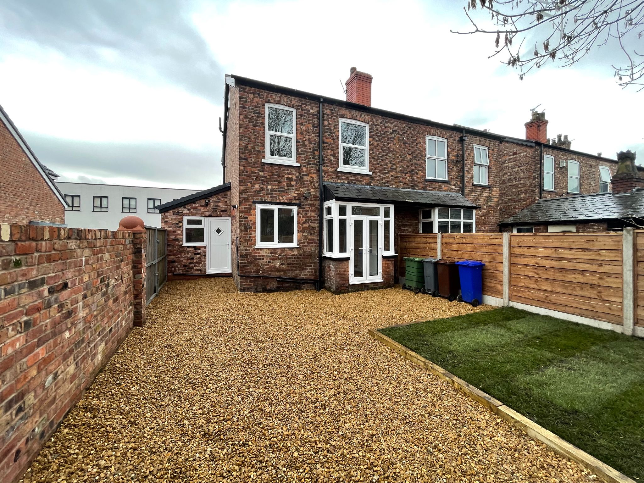 4 bedroom semi-detached house For Sale in Manchester - Photograph 31.