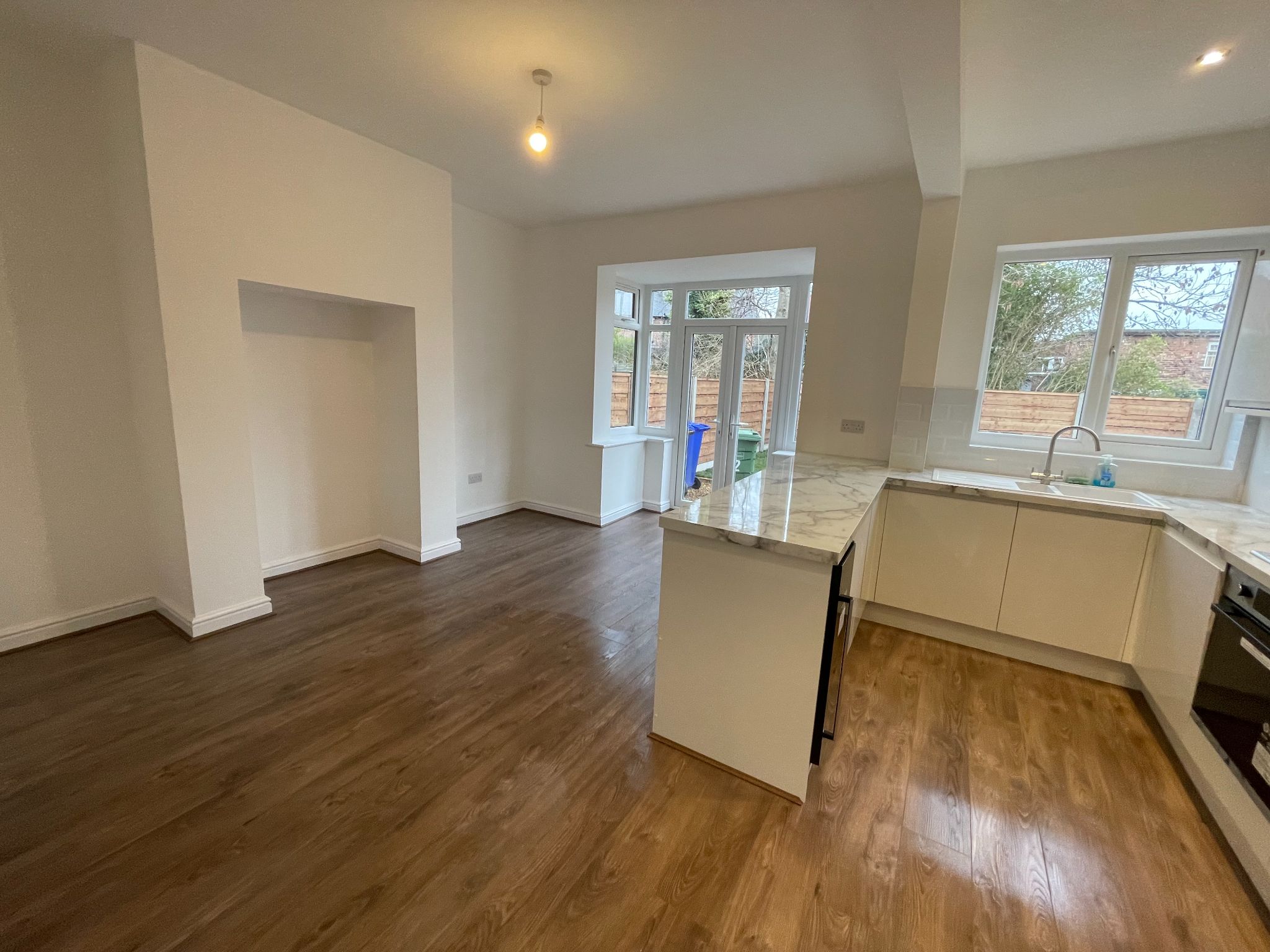 4 bedroom semi-detached house For Sale in Manchester - Photograph 19.