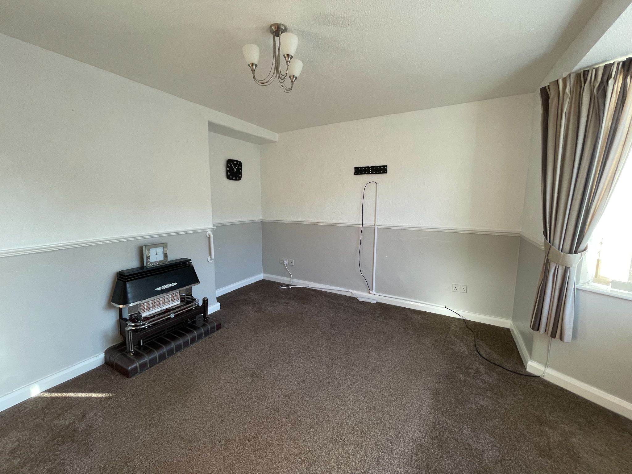 3 bedroom mid terraced house SSTC in Manchester - Photograph 2.