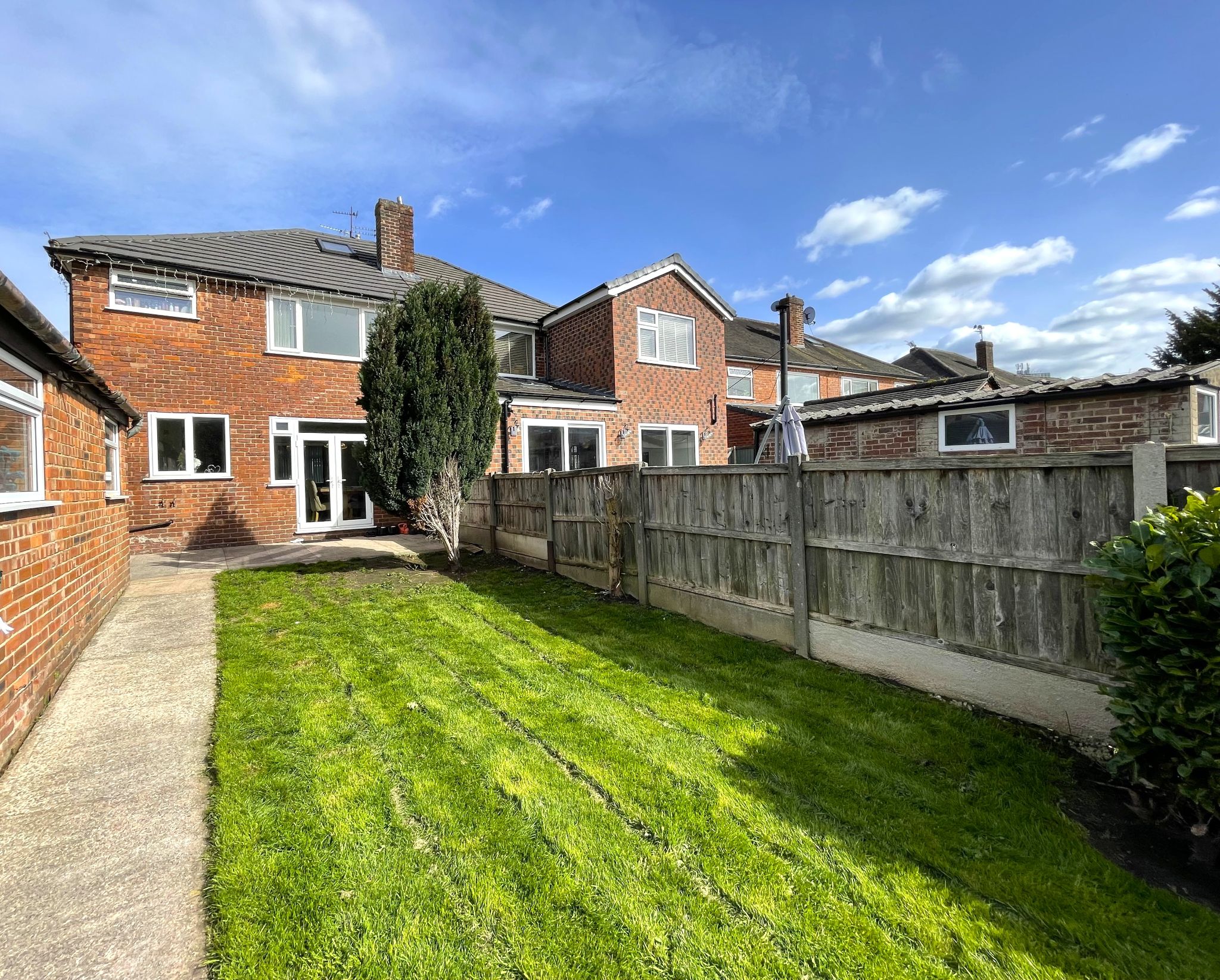 3 bedroom semi-detached house For Sale in Manchester - Photograph 21.