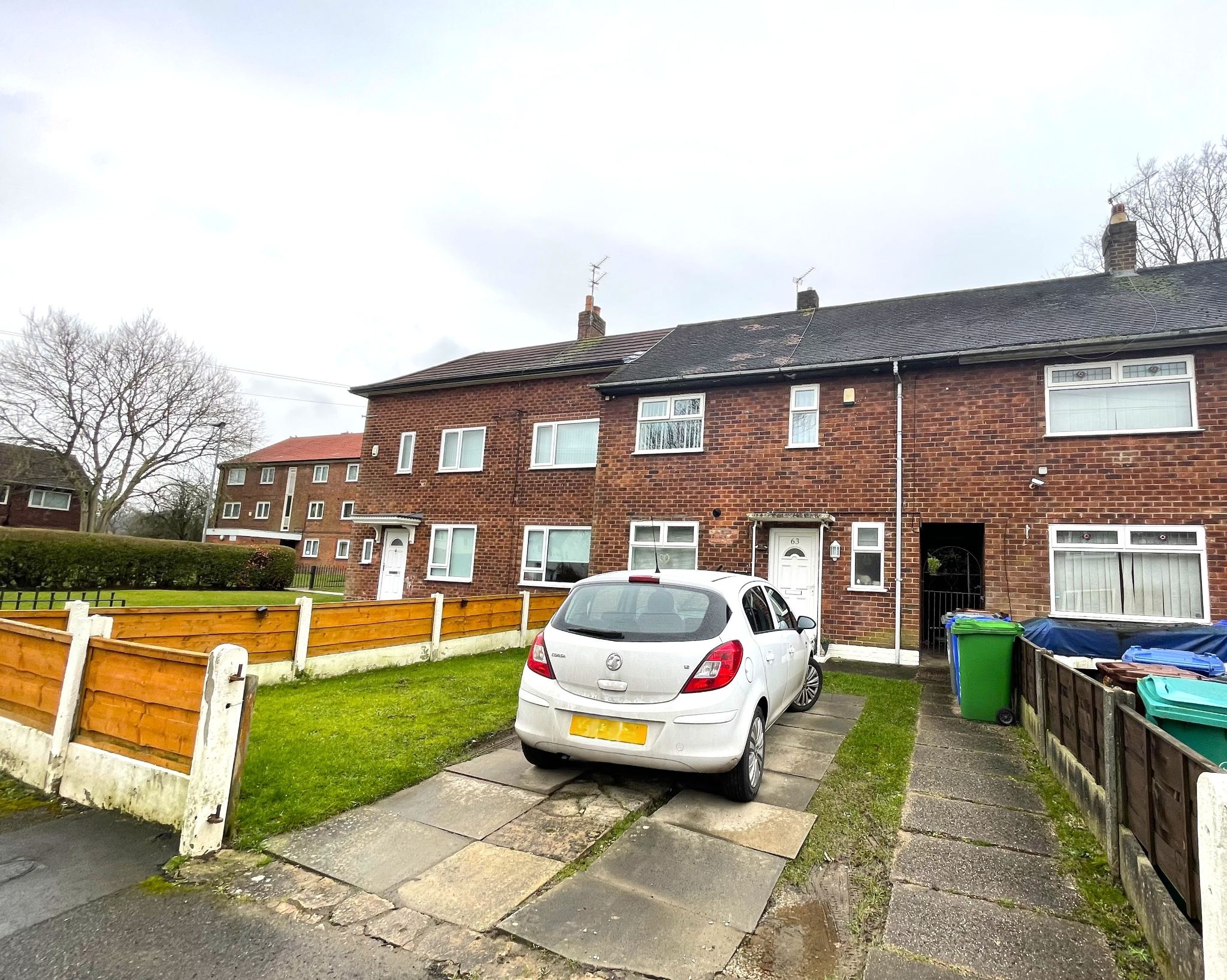 2 bedroom mid terraced house For Sale in Manchester - Photograph 1.