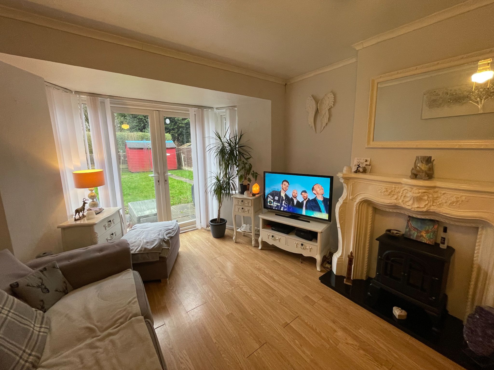 2 bedroom mid terraced house For Sale in Manchester - Photograph 3.