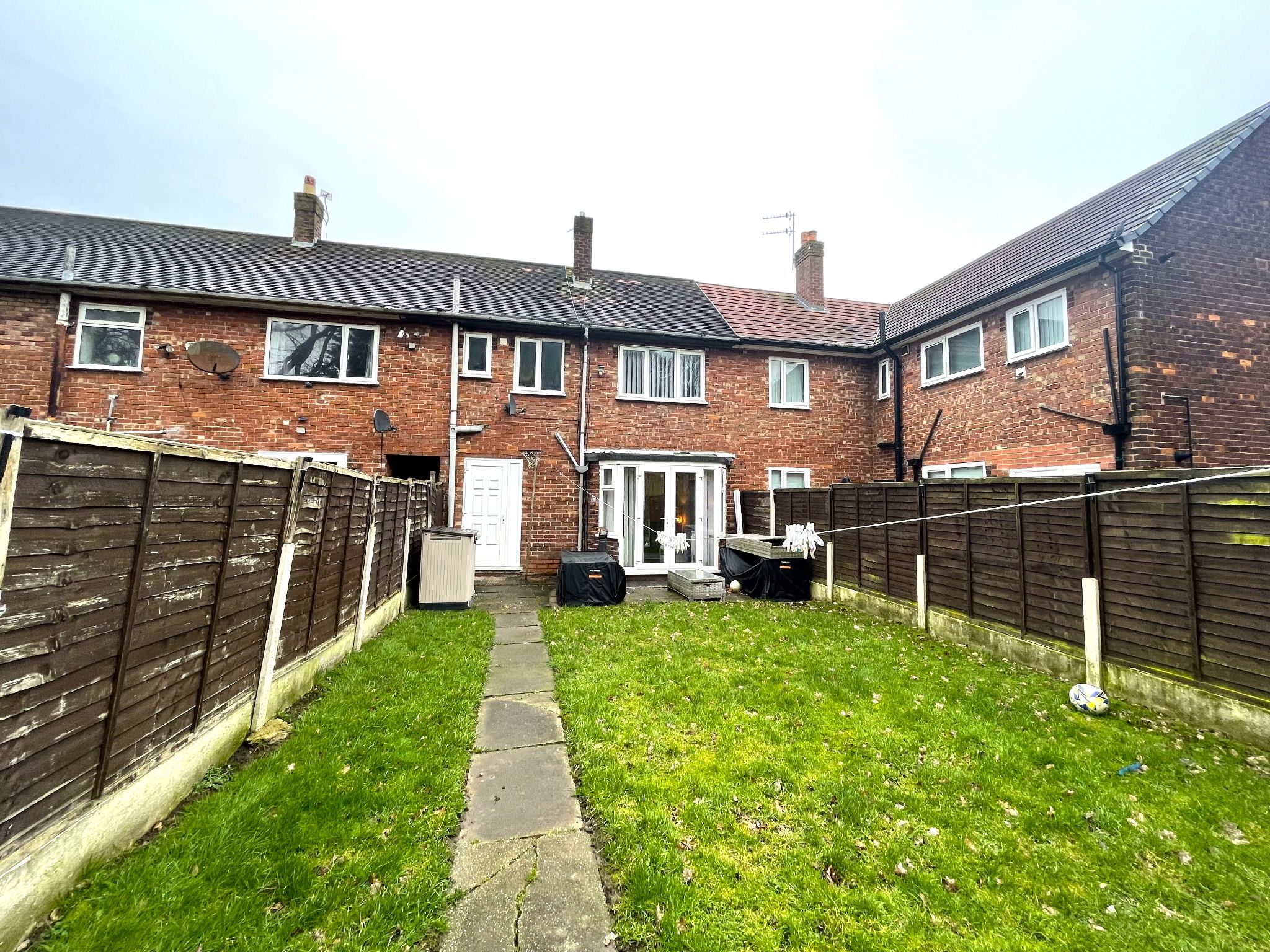 2 bedroom mid terraced house For Sale in Manchester - Photograph 16.