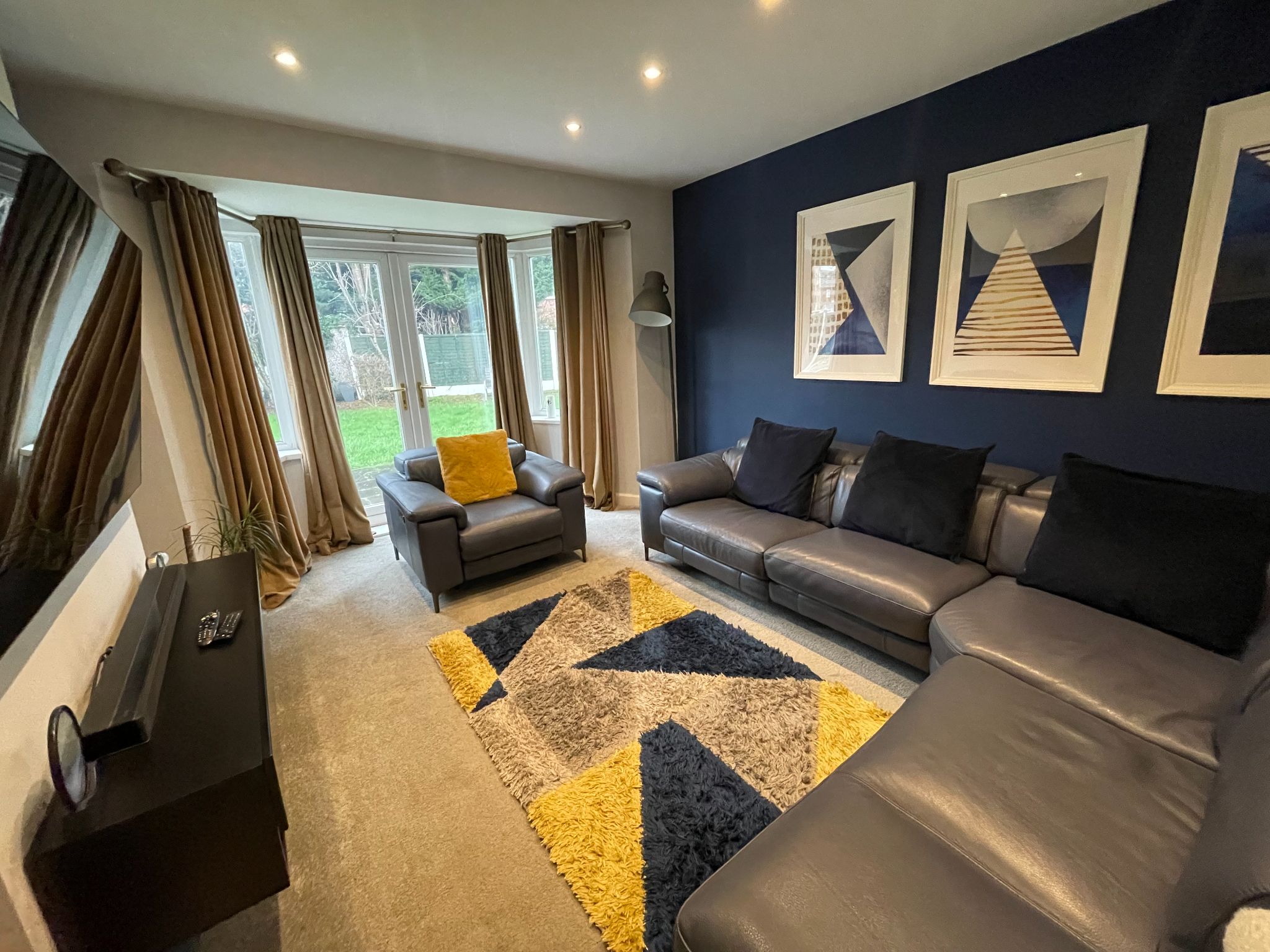 4 bedroom semi-detached house SSTC in Manchester - Photograph 2.