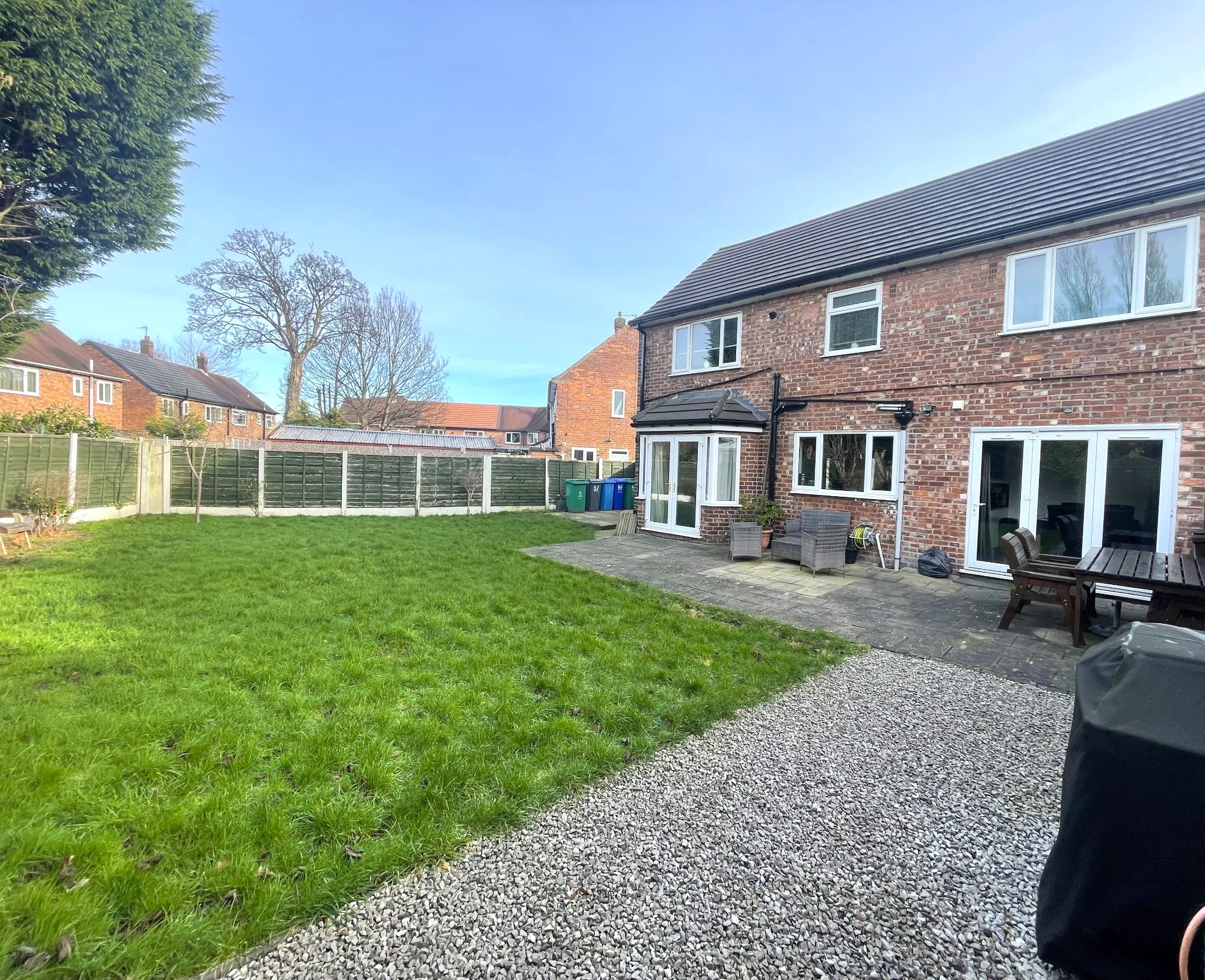 4 bedroom semi-detached house SSTC in Manchester - Photograph 27.