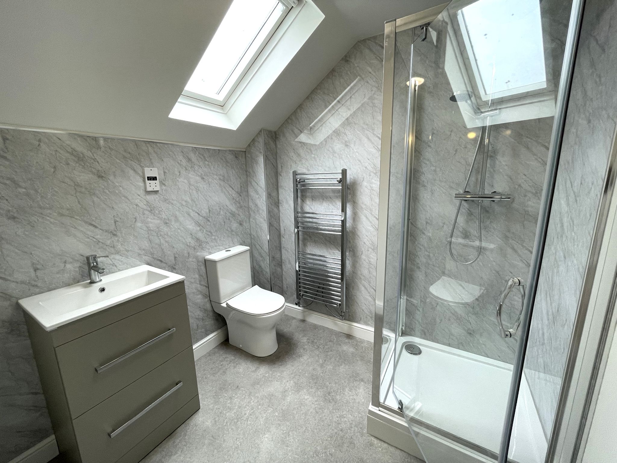 4 bedroom town house SSTC in Manchester - Photograph 19.