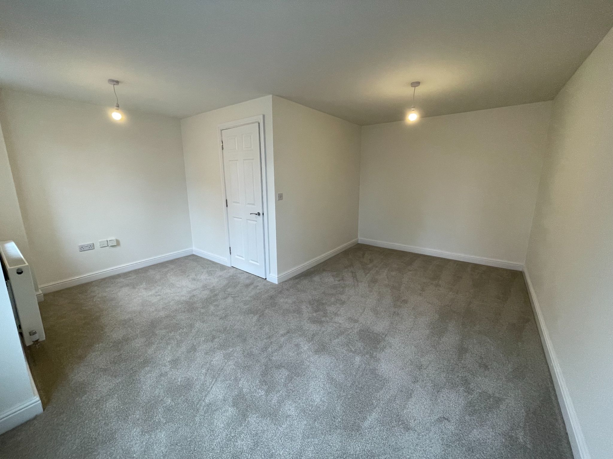 4 bedroom town house SSTC in Manchester - Photograph 13.