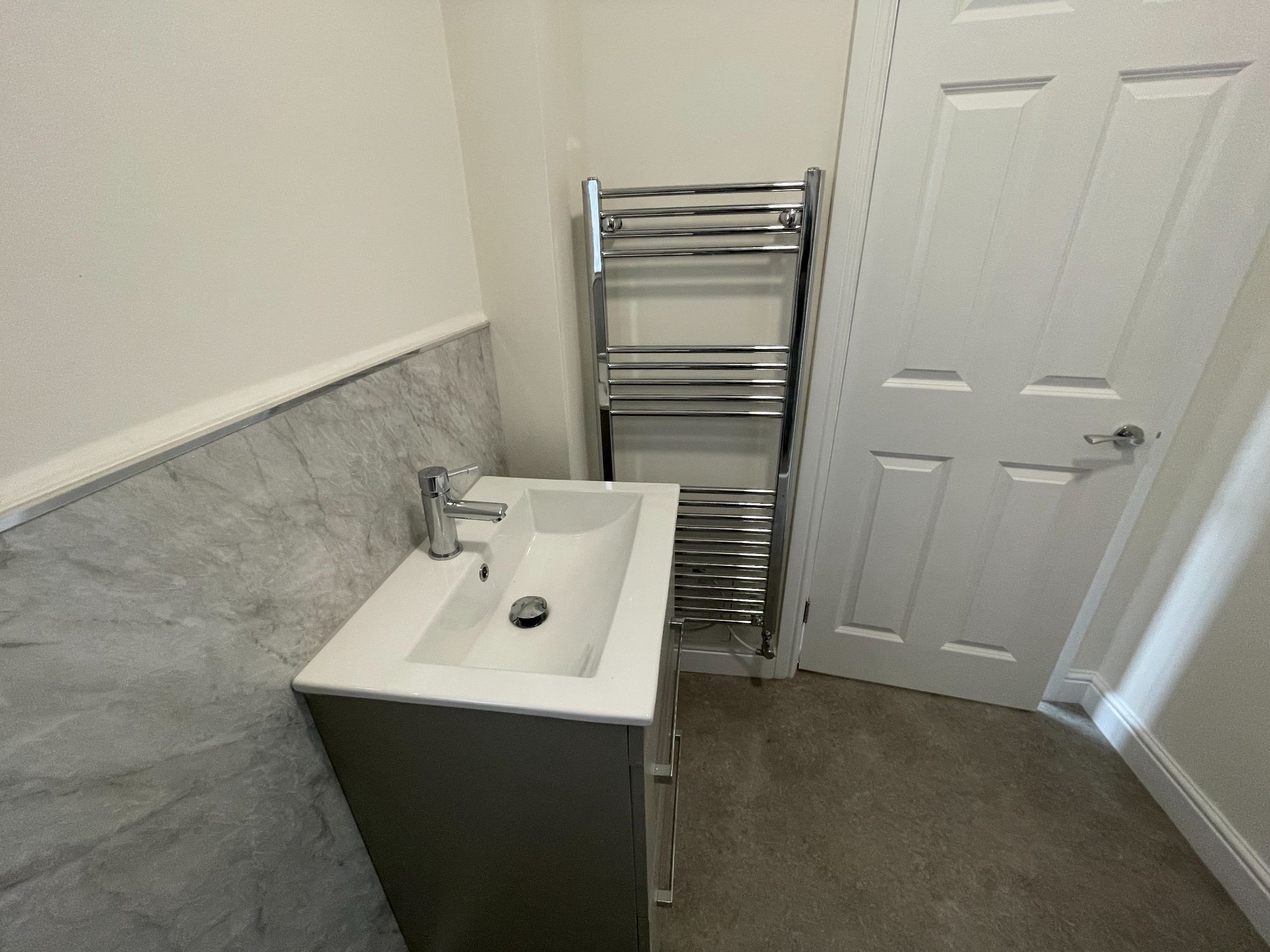 4 bedroom town house SSTC in Manchester - Photograph 15.