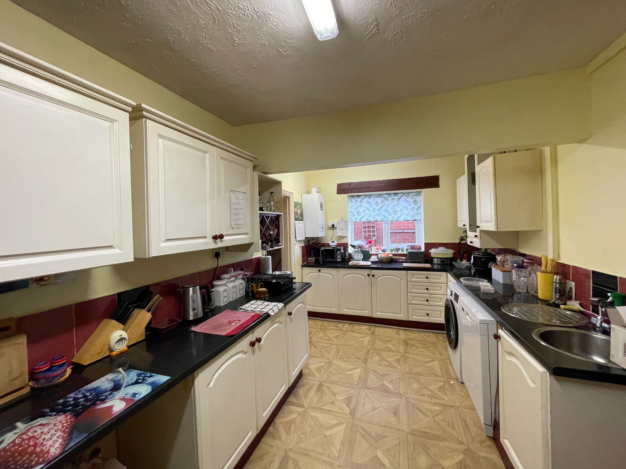 5 bedroom semi-detached house SSTC in Manchester - Photograph 6.