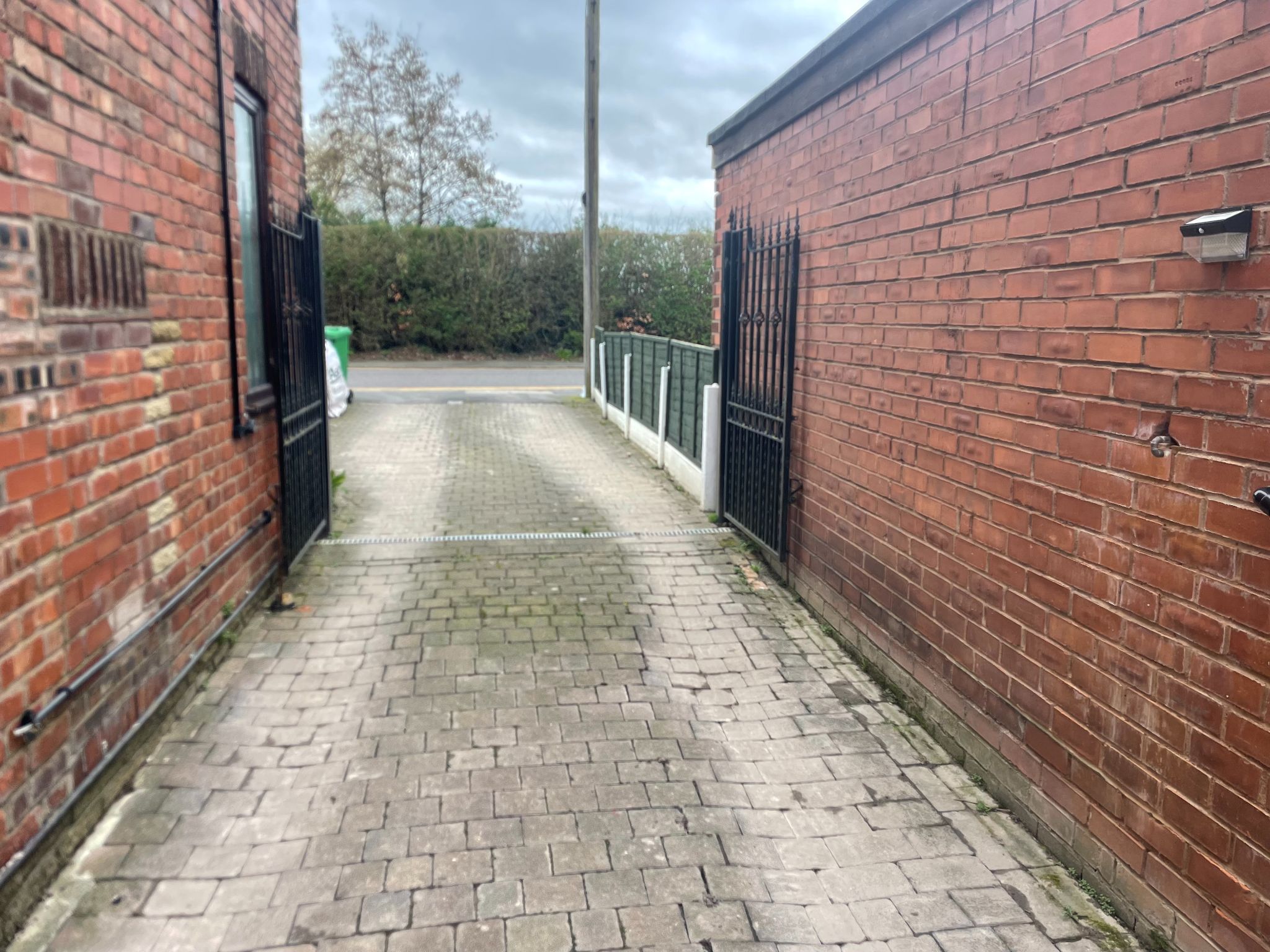 5 bedroom semi-detached house SSTC in Manchester - Photograph 2.