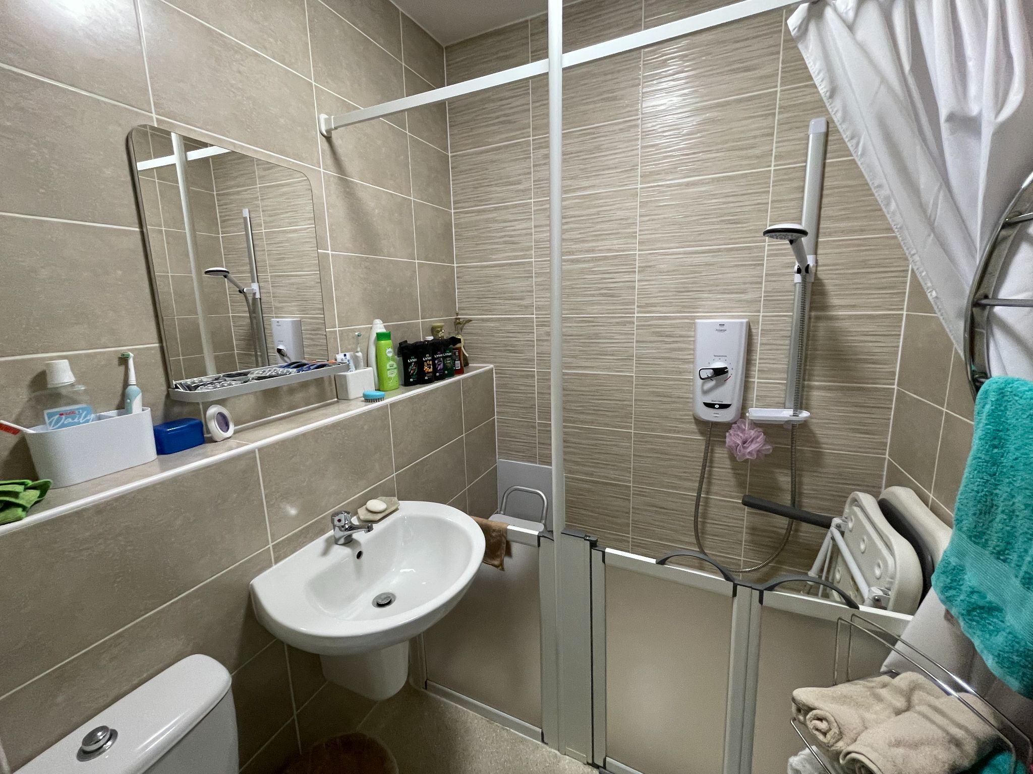 5 bedroom semi-detached house SSTC in Manchester - Photograph 16.