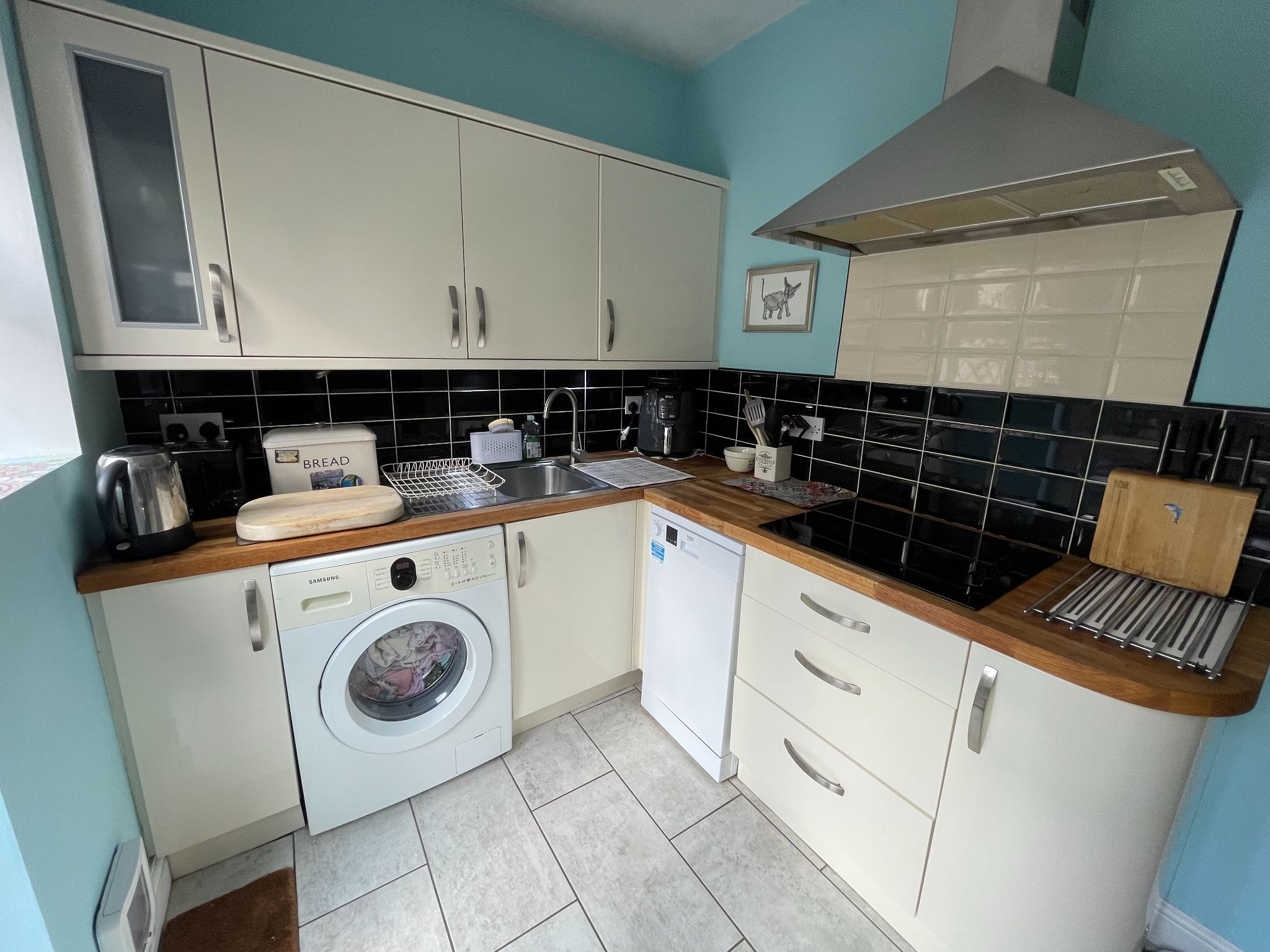 3 bedroom semi-detached house Sale Agreed in Manchester - Photograph 9.