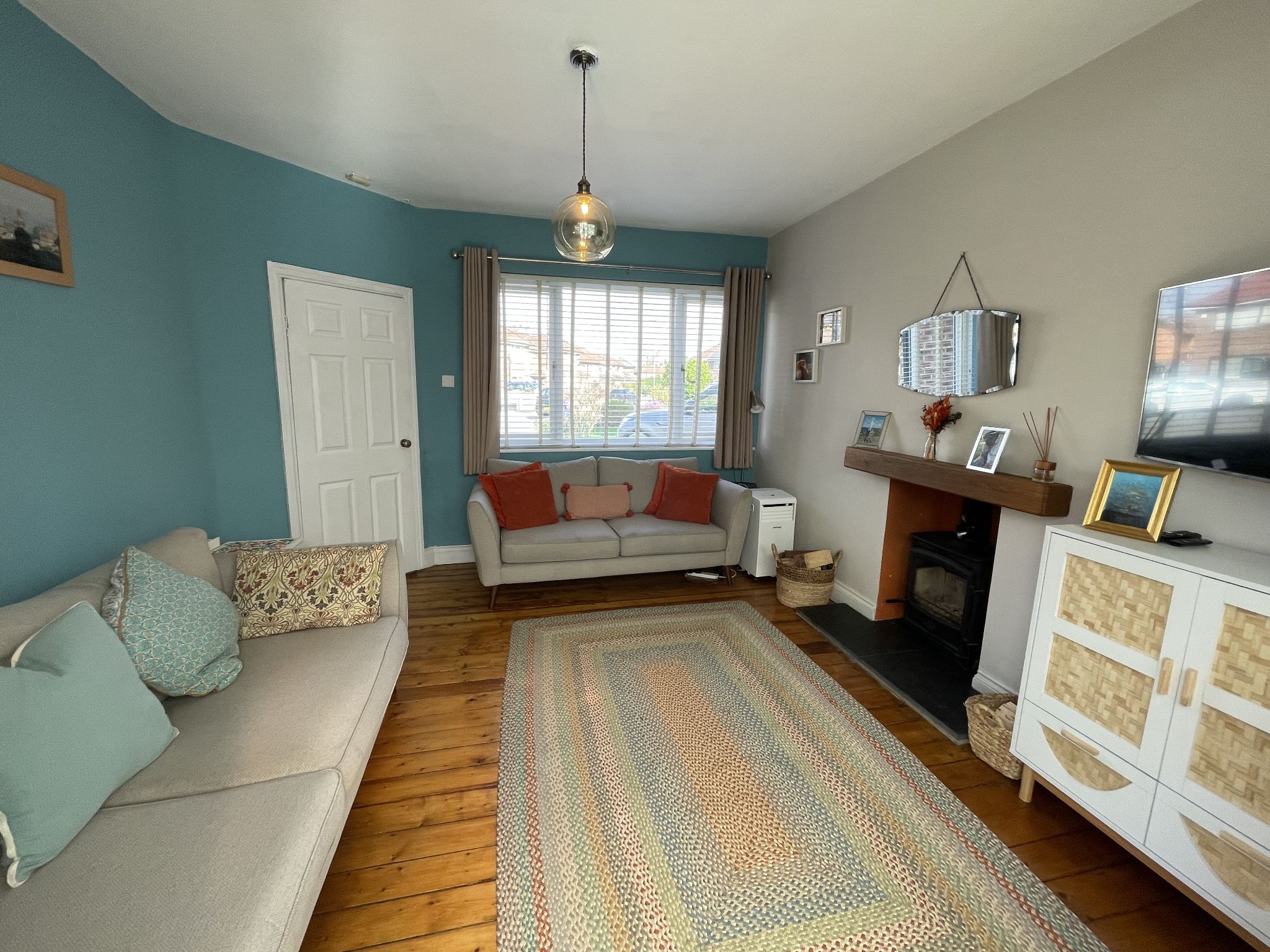 3 bedroom semi-detached house Sale Agreed in Manchester - Photograph 3.