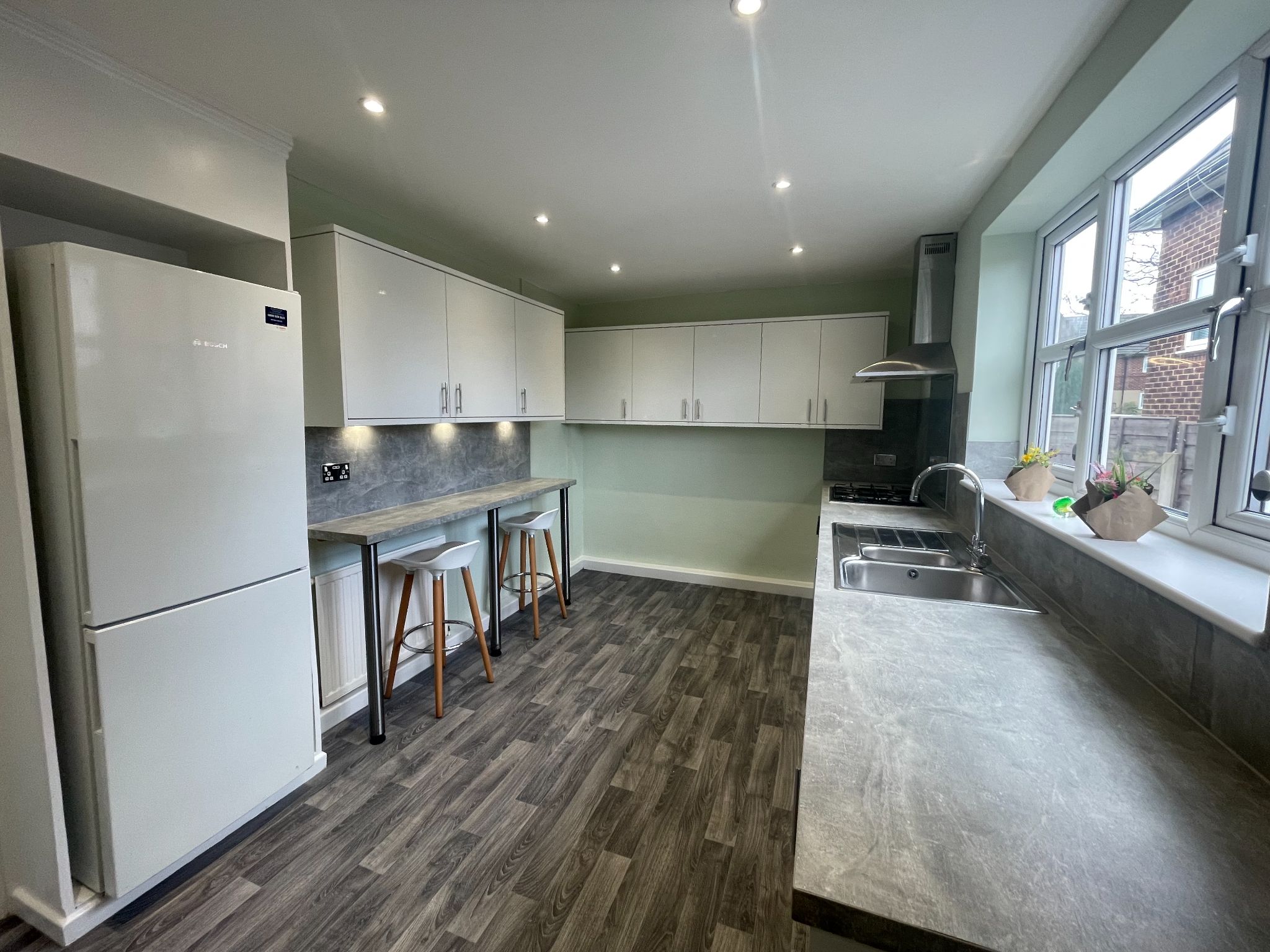 3 bedroom end terraced house Sale Agreed in Manchester - Photograph 6.