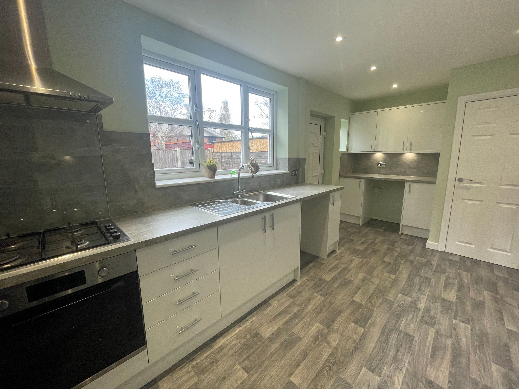3 bedroom end terraced house Sale Agreed in Manchester - Photograph 7.