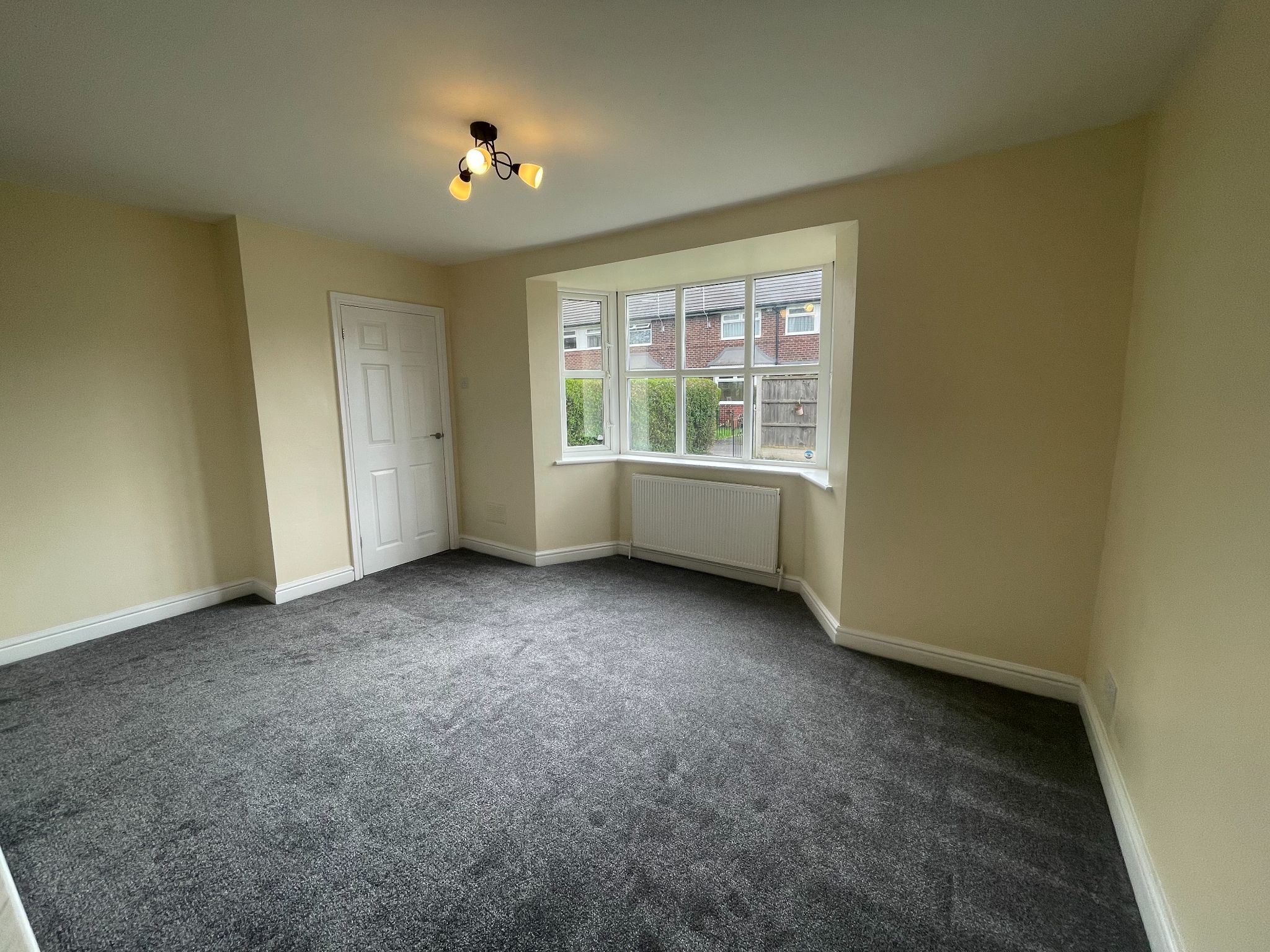 3 bedroom end terraced house Sale Agreed in Manchester - Photograph 3.