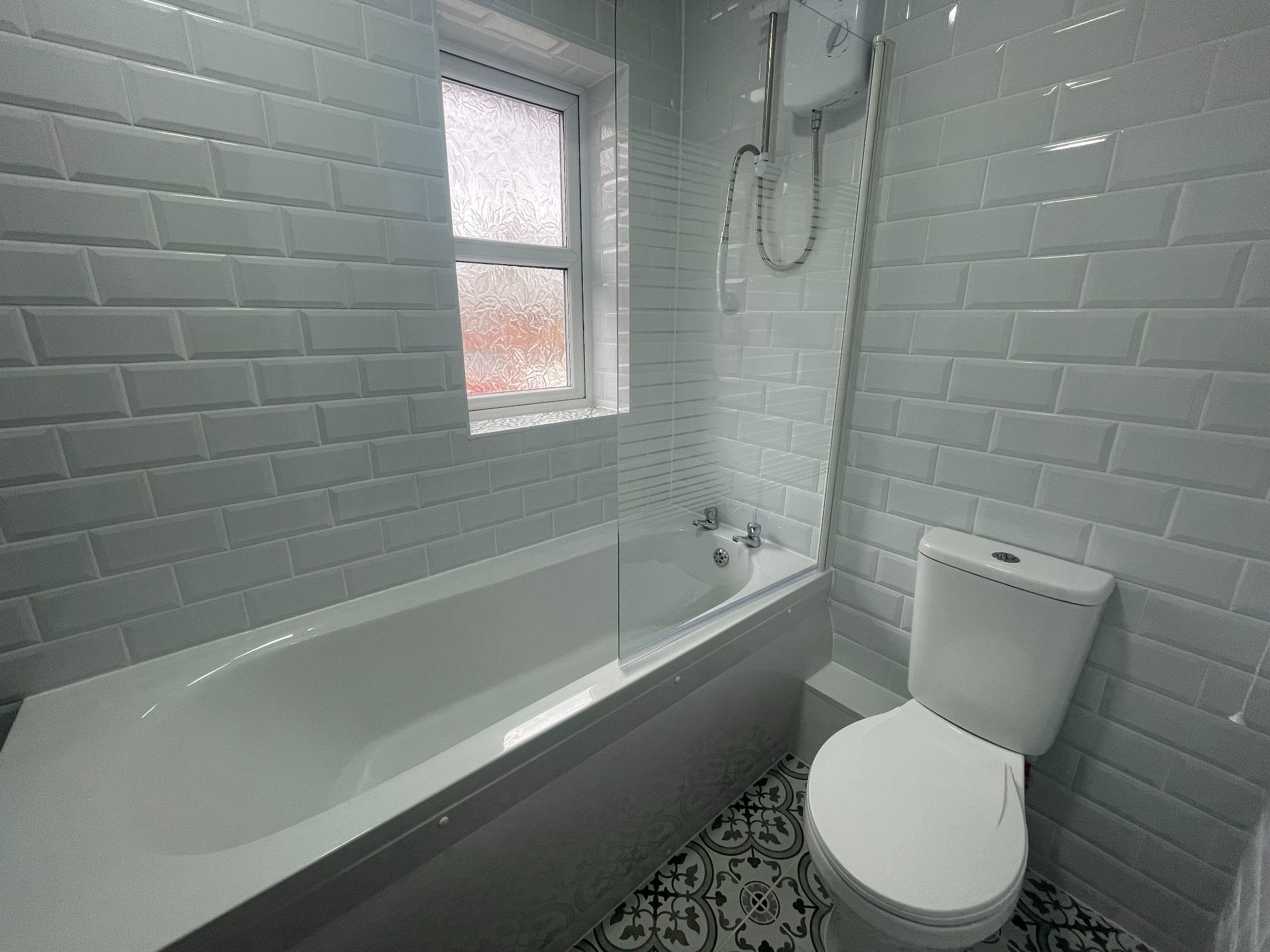 3 bedroom end terraced house Sale Agreed in Manchester - Photograph 16.