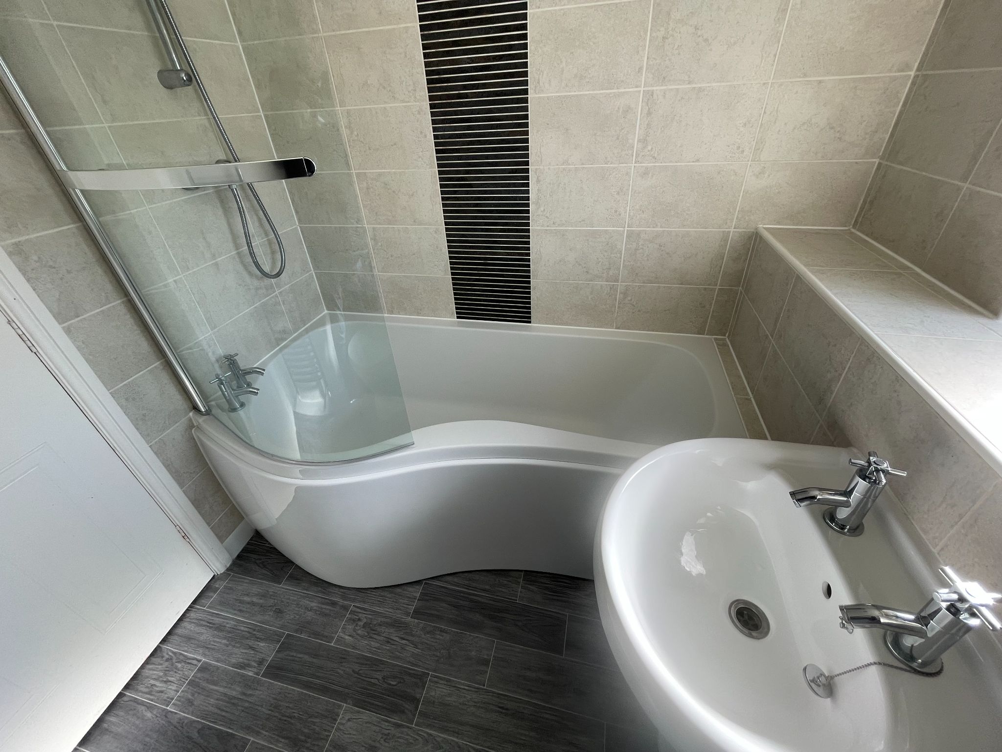 3 bedroom semi-detached house SSTC in Manchester - Photograph 13.