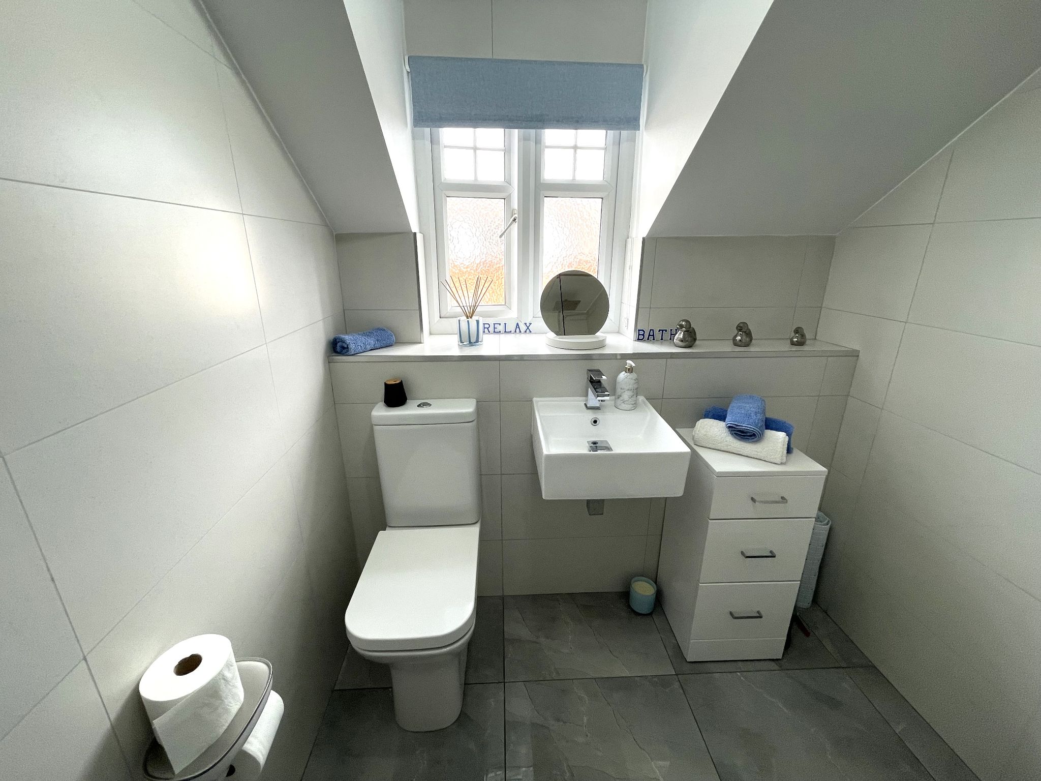 2 bedroom penthouse flat/apartment For Sale in Manchester - Photograph 12.