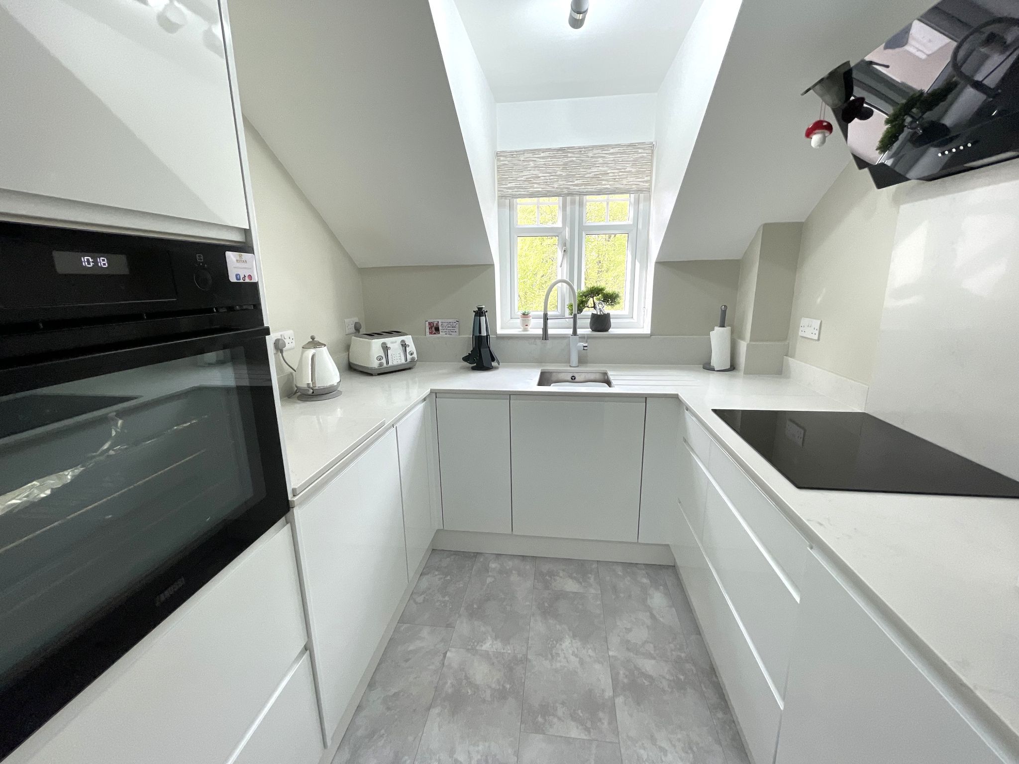 2 bedroom penthouse flat/apartment For Sale in Manchester - Photograph 6.