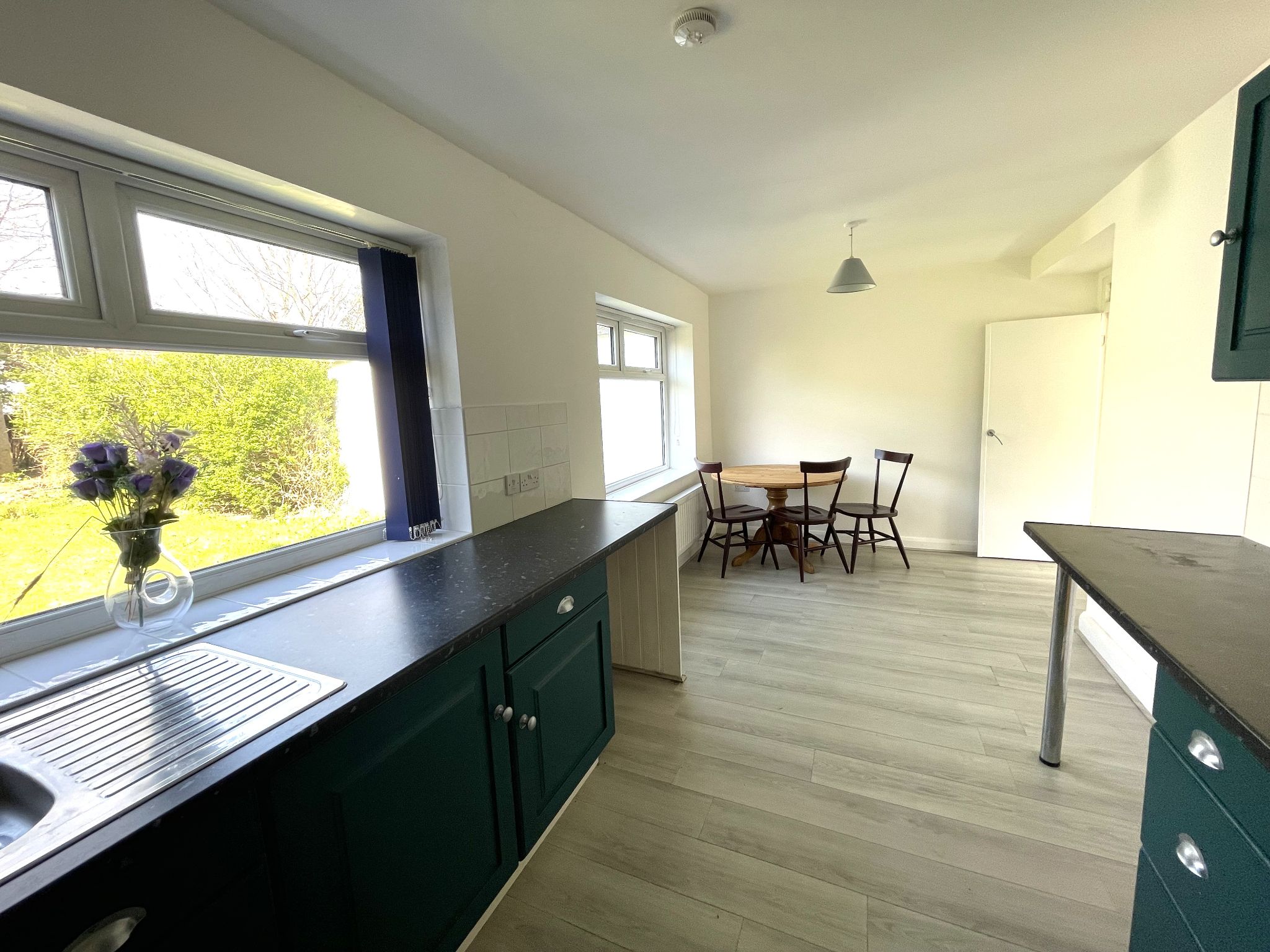 3 bedroom end terraced house For Sale in Manchester - Photograph 5.