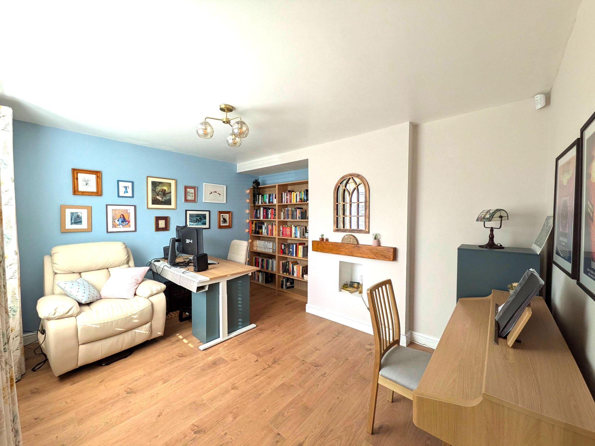 3 bedroom mid terraced house For Sale in Manchester - Property photograph.