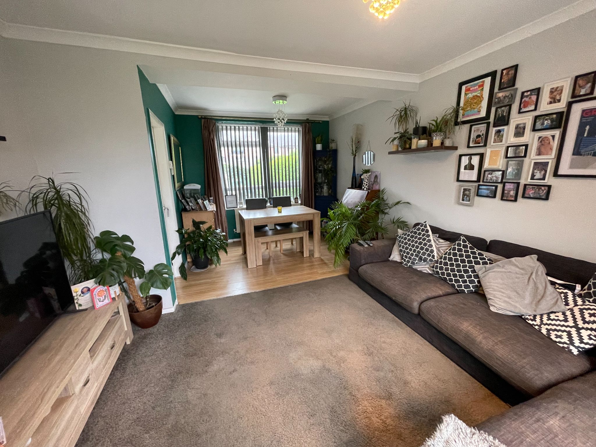 3 bedroom mid terraced house For Sale in Manchester - Photograph 2.