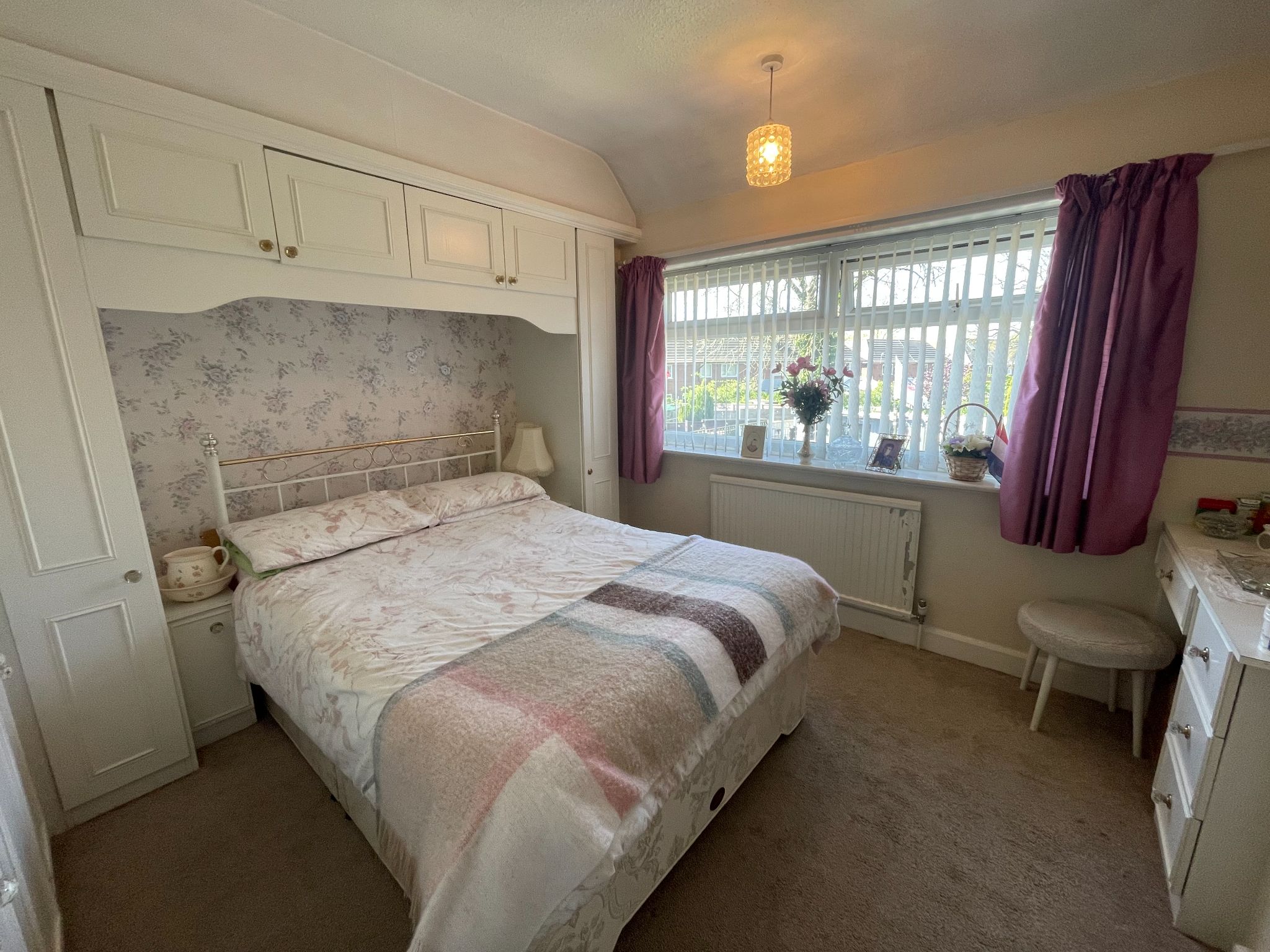 3 bedroom mid terraced house For Sale in Manchester - Photograph 1.