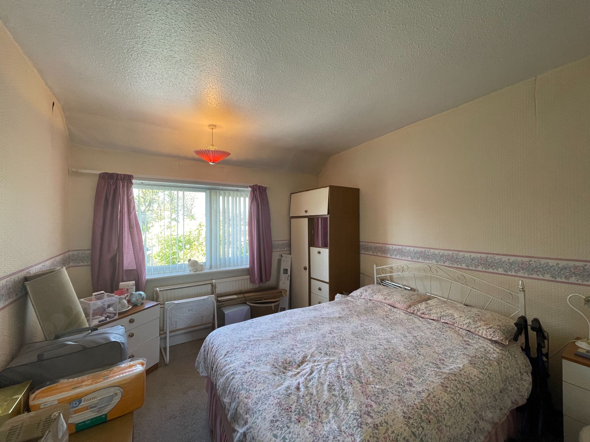 3 bedroom mid terraced house For Sale in Manchester - Photograph 3.
