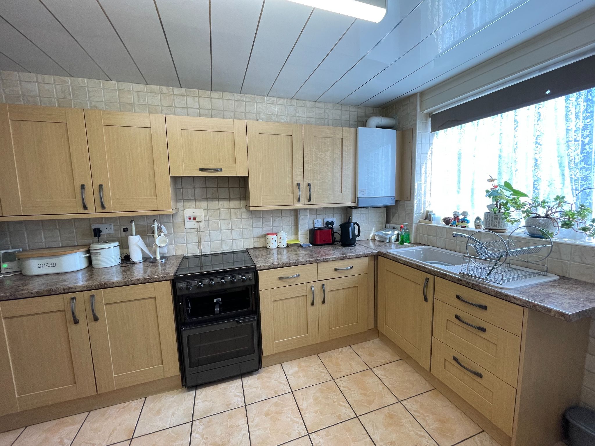 3 bedroom mid terraced house For Sale in Manchester - Photograph 15.