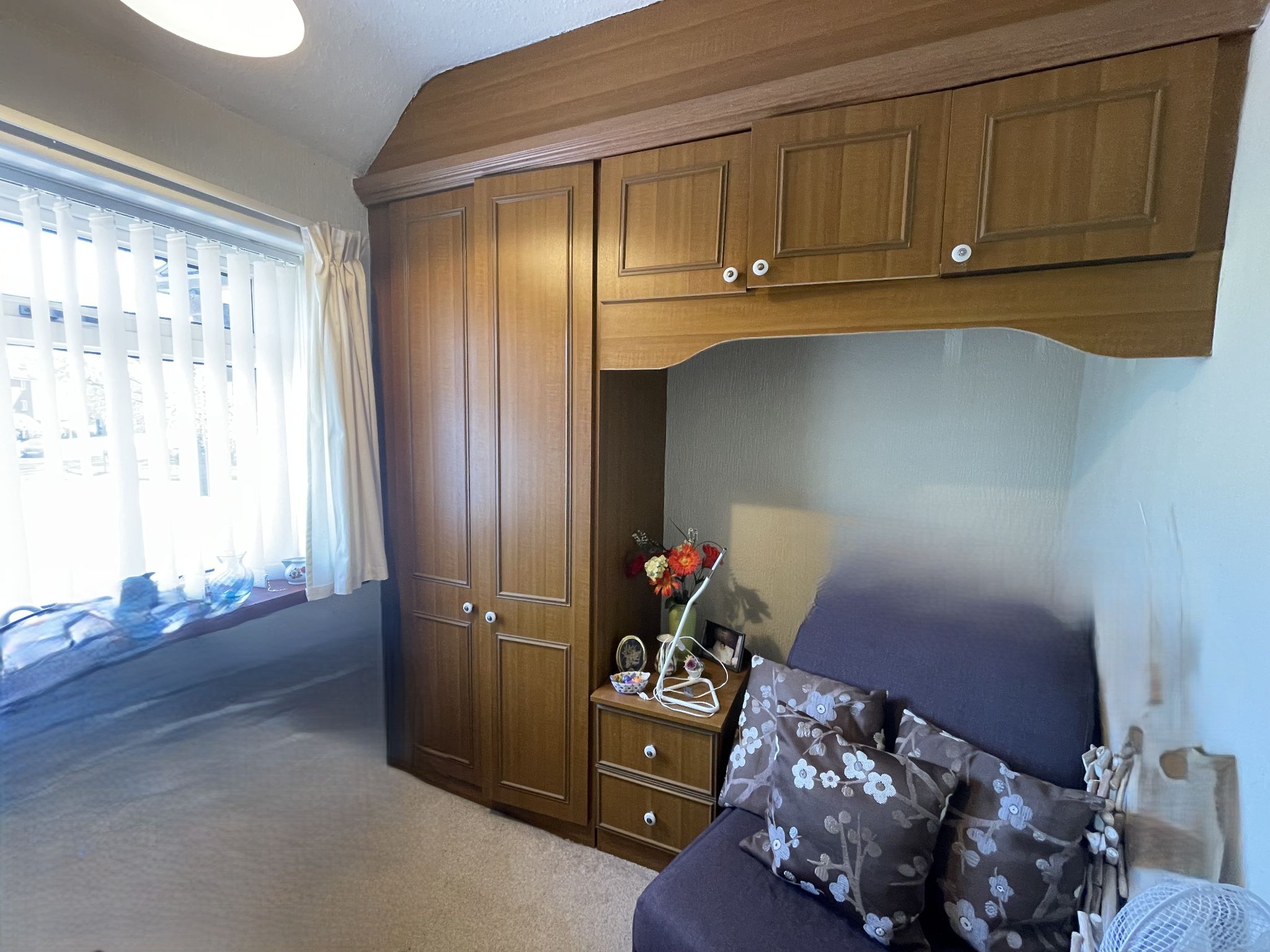 3 bedroom mid terraced house For Sale in Manchester - Photograph 4.