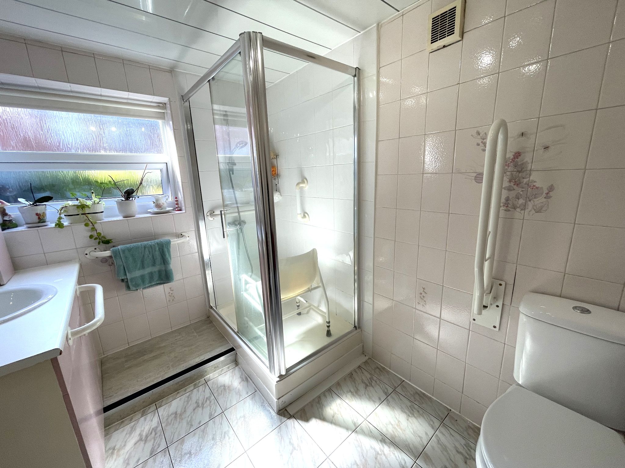 3 bedroom mid terraced house For Sale in Manchester - Photograph 10.