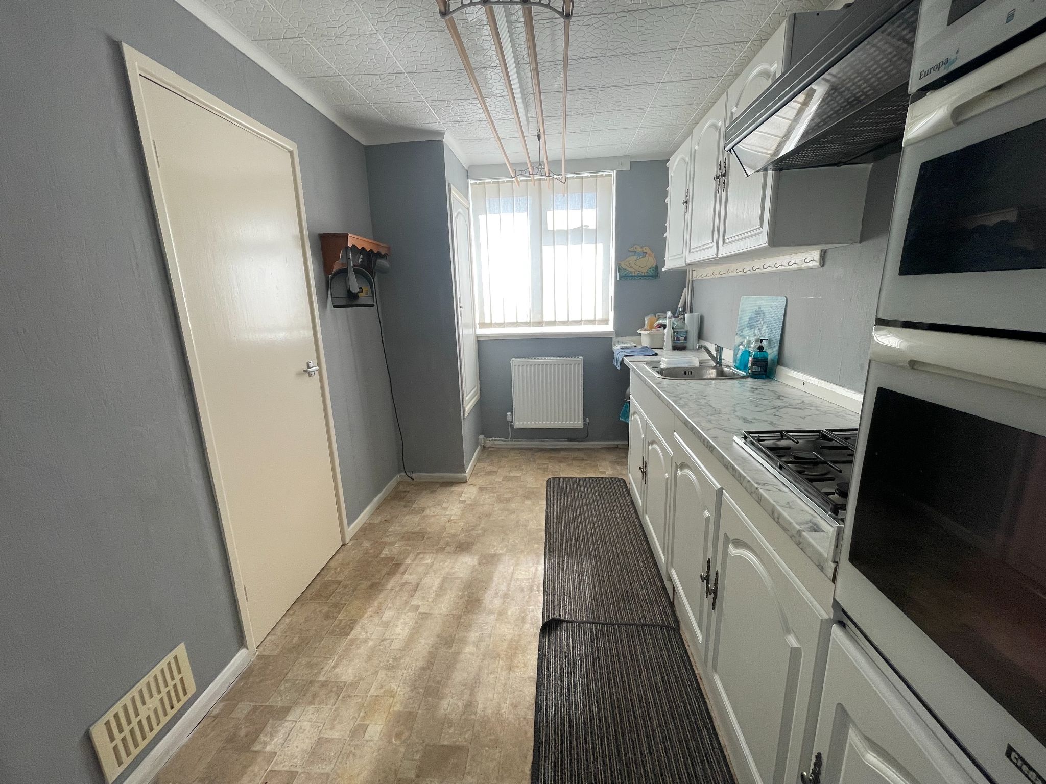 3 bedroom end terraced house For Sale in Manchester - Photograph 5.