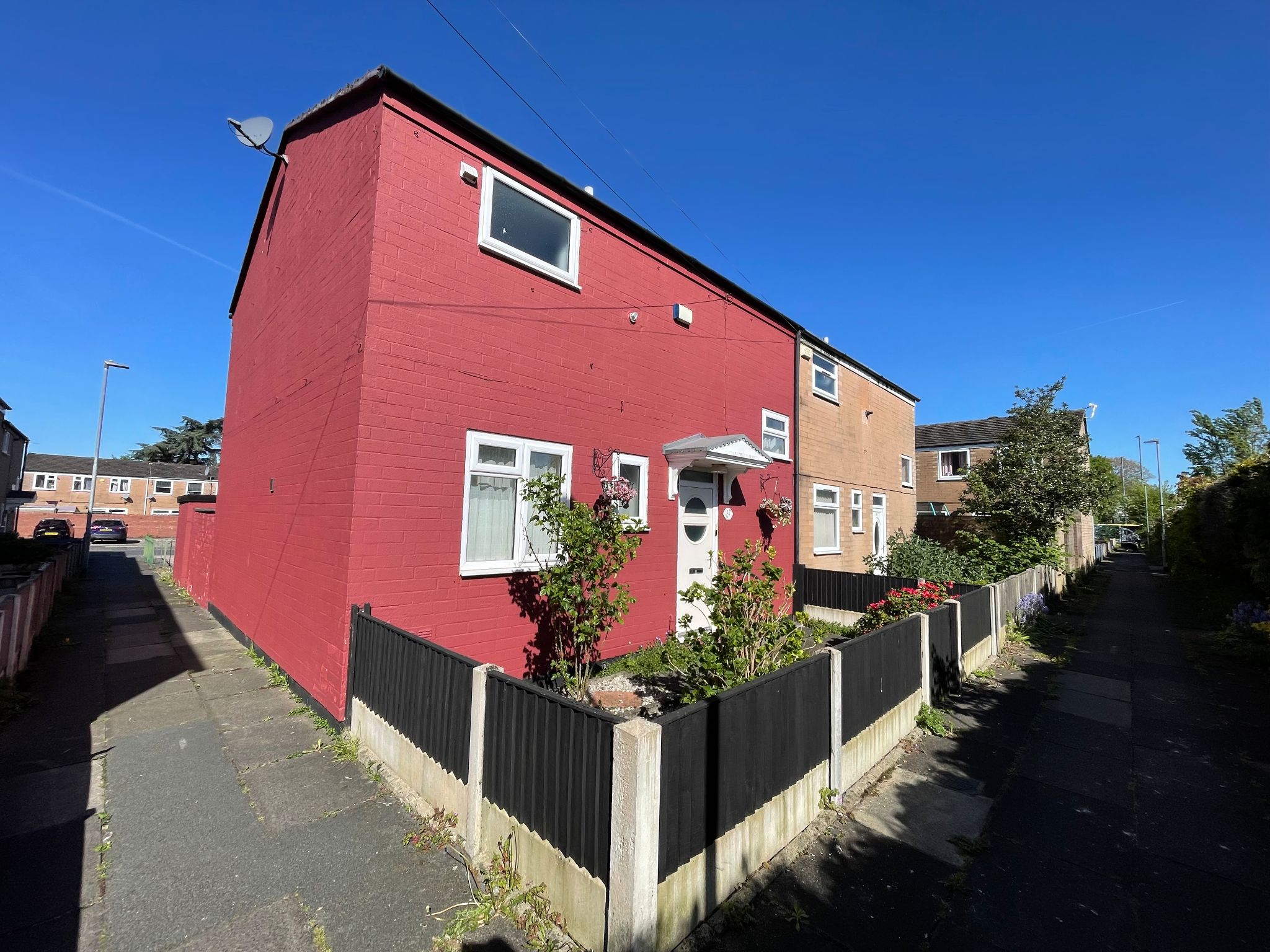 3 bedroom end terraced house For Sale in Manchester - Property photograph.