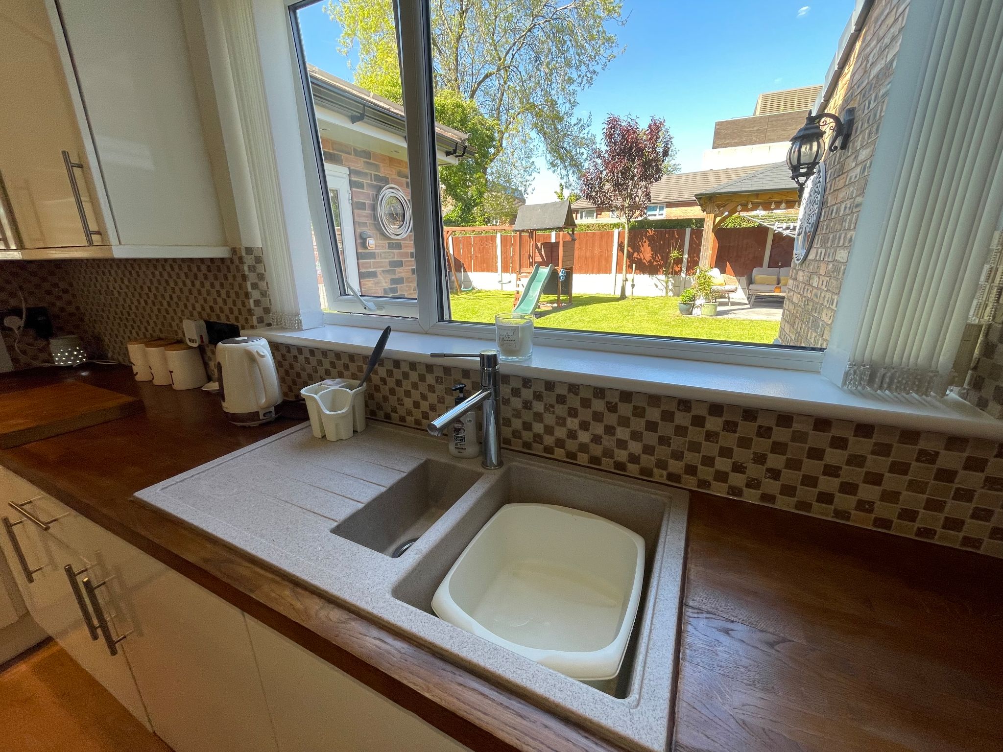 3 bedroom end terraced house For Sale in Manchester - Photograph 11.