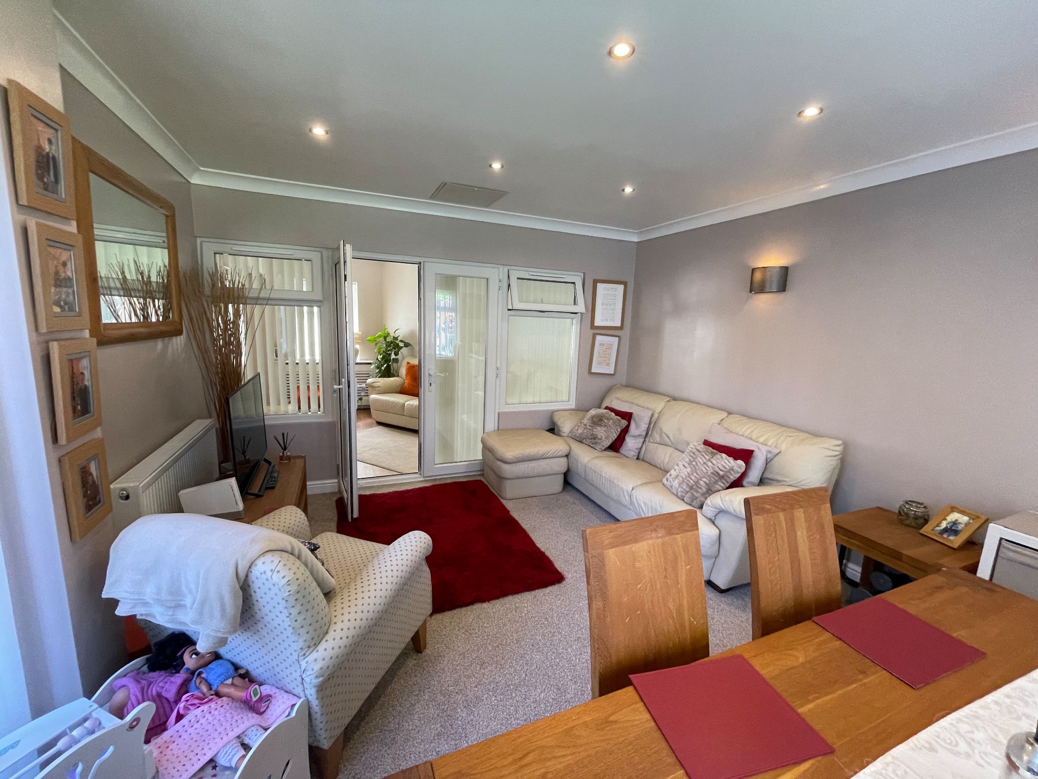 3 bedroom end terraced house For Sale in Manchester - Photograph 7.