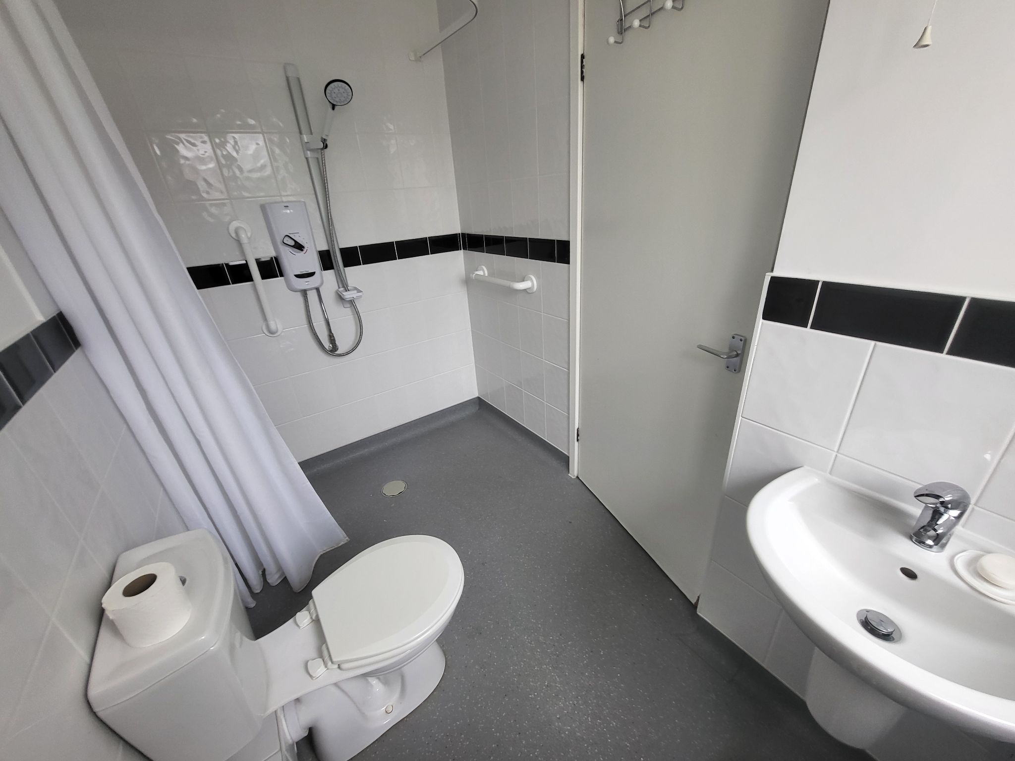 4 bedroom end terraced house For Sale in Manchester - Photograph 12.