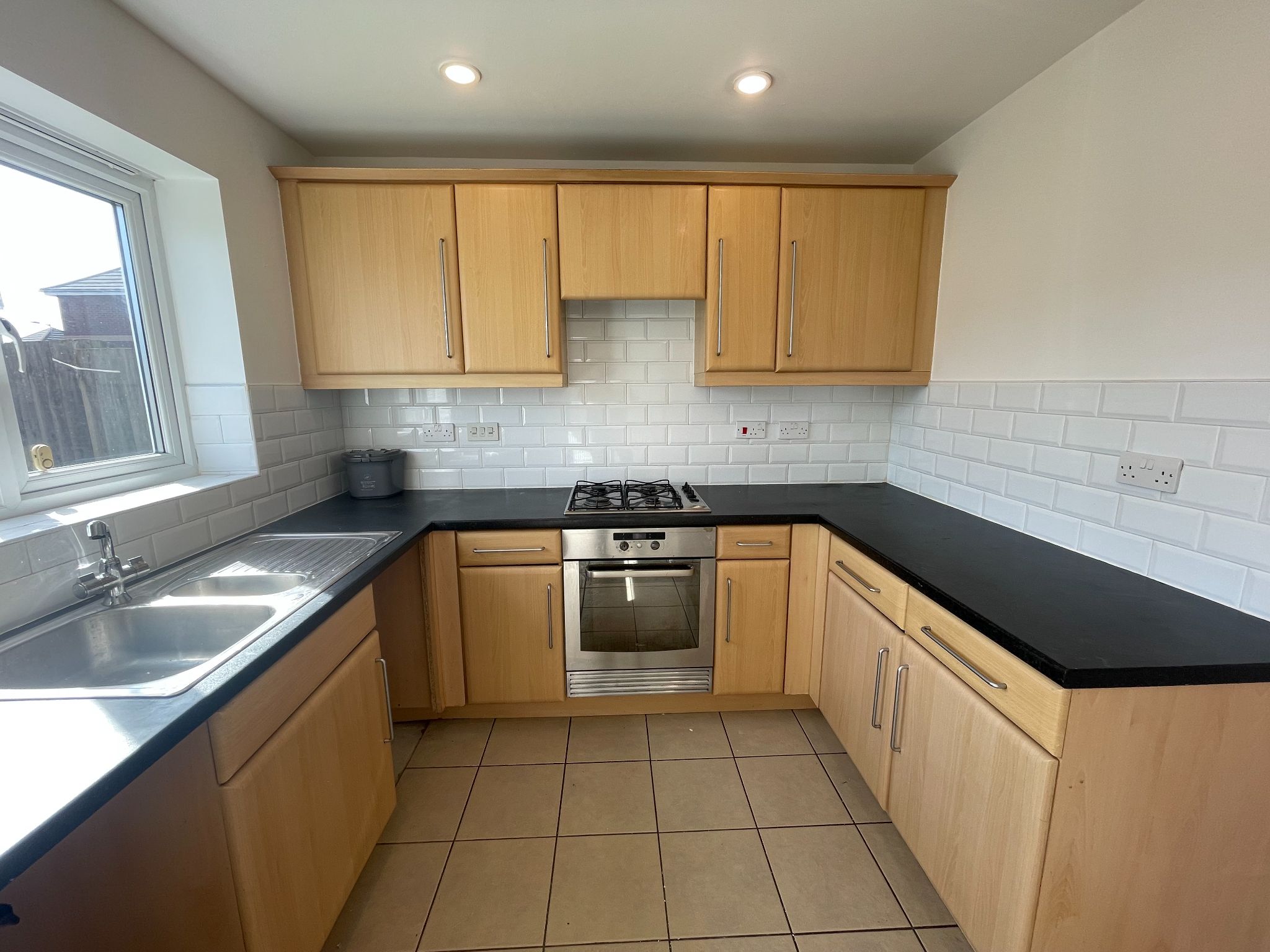 3 bedroom end terraced house For Sale in Manchester - Photograph 7.