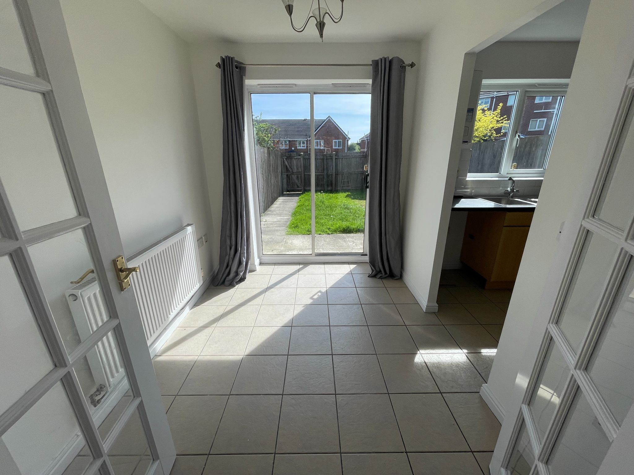 3 bedroom end terraced house For Sale in Manchester - Photograph 5.