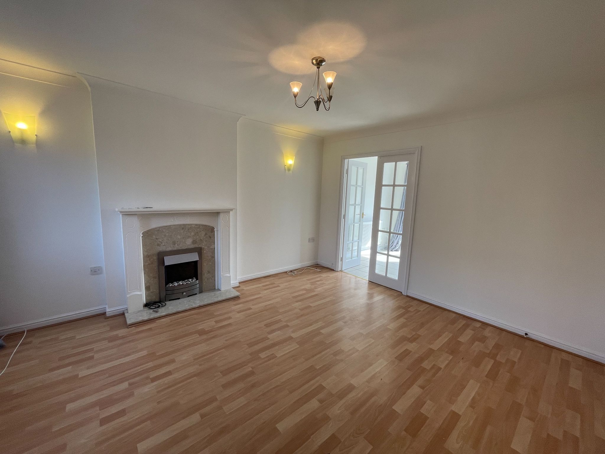 3 bedroom end terraced house For Sale in Manchester - Property photograph.