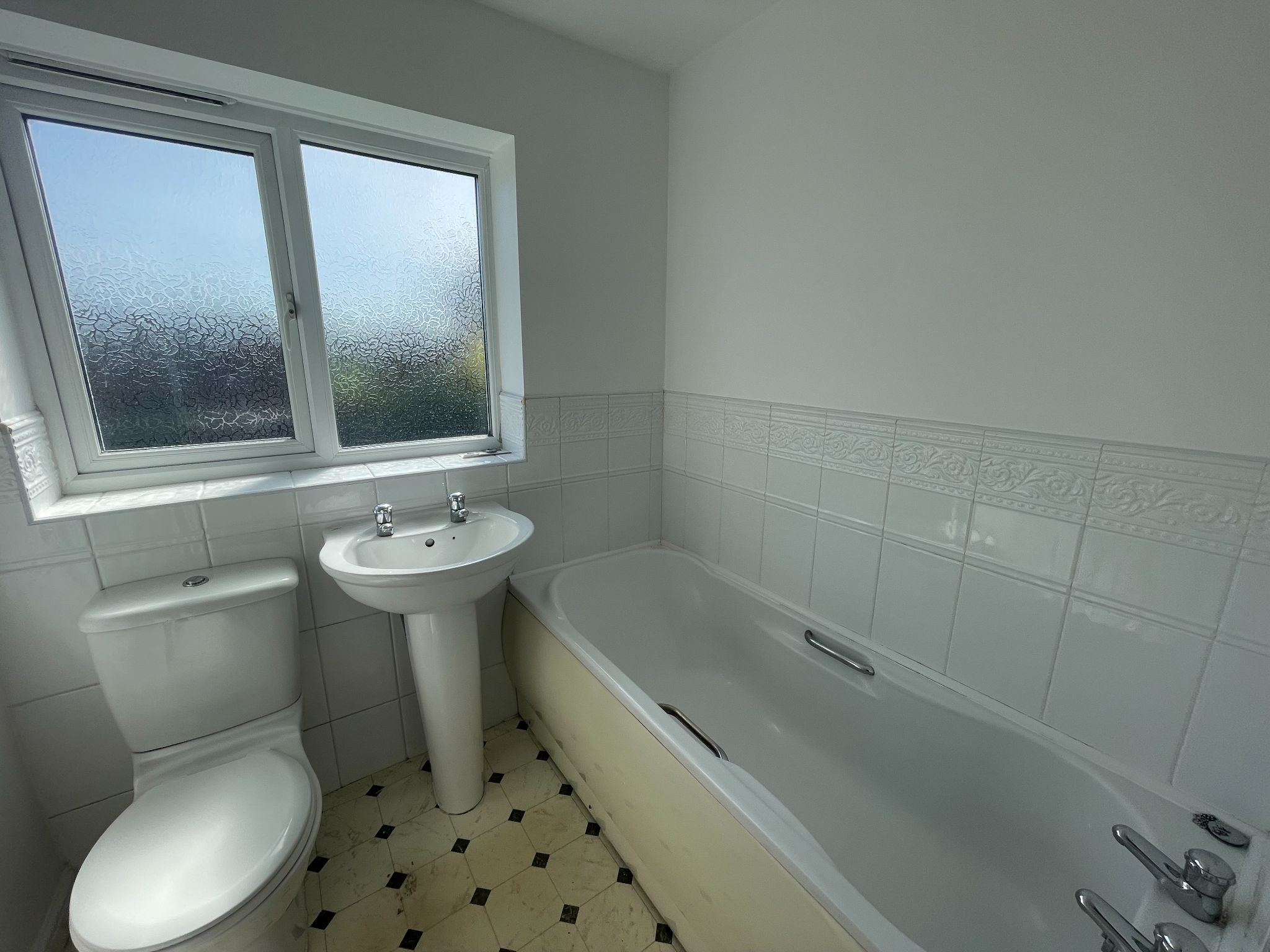 3 bedroom end terraced house For Sale in Manchester - Photograph 20.