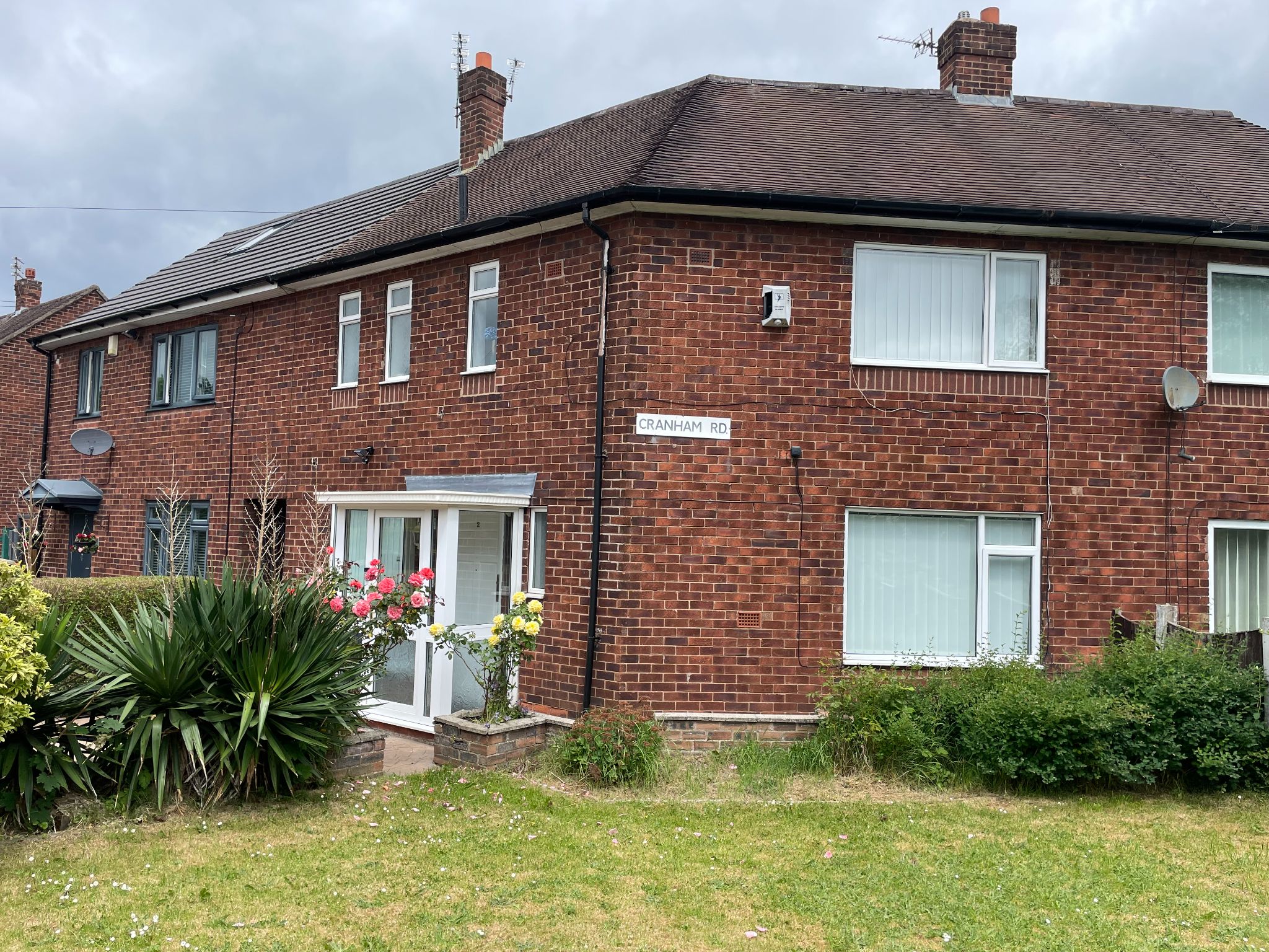 3 bedroom mid terraced house For Sale in Manchester - Property photograph.
