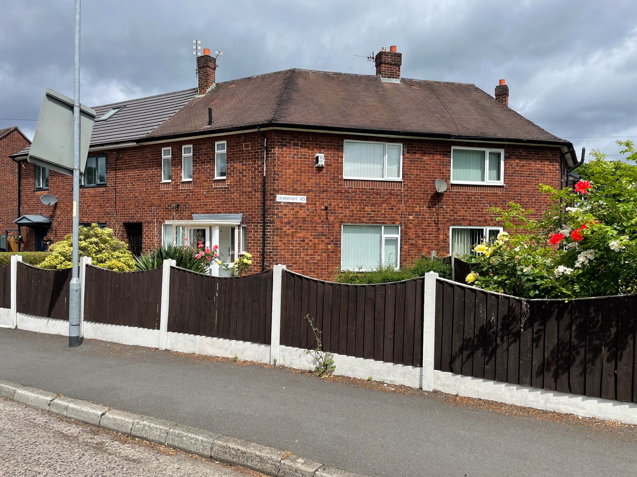 3 bedroom mid terraced house For Sale in Manchester - Property photograph.
