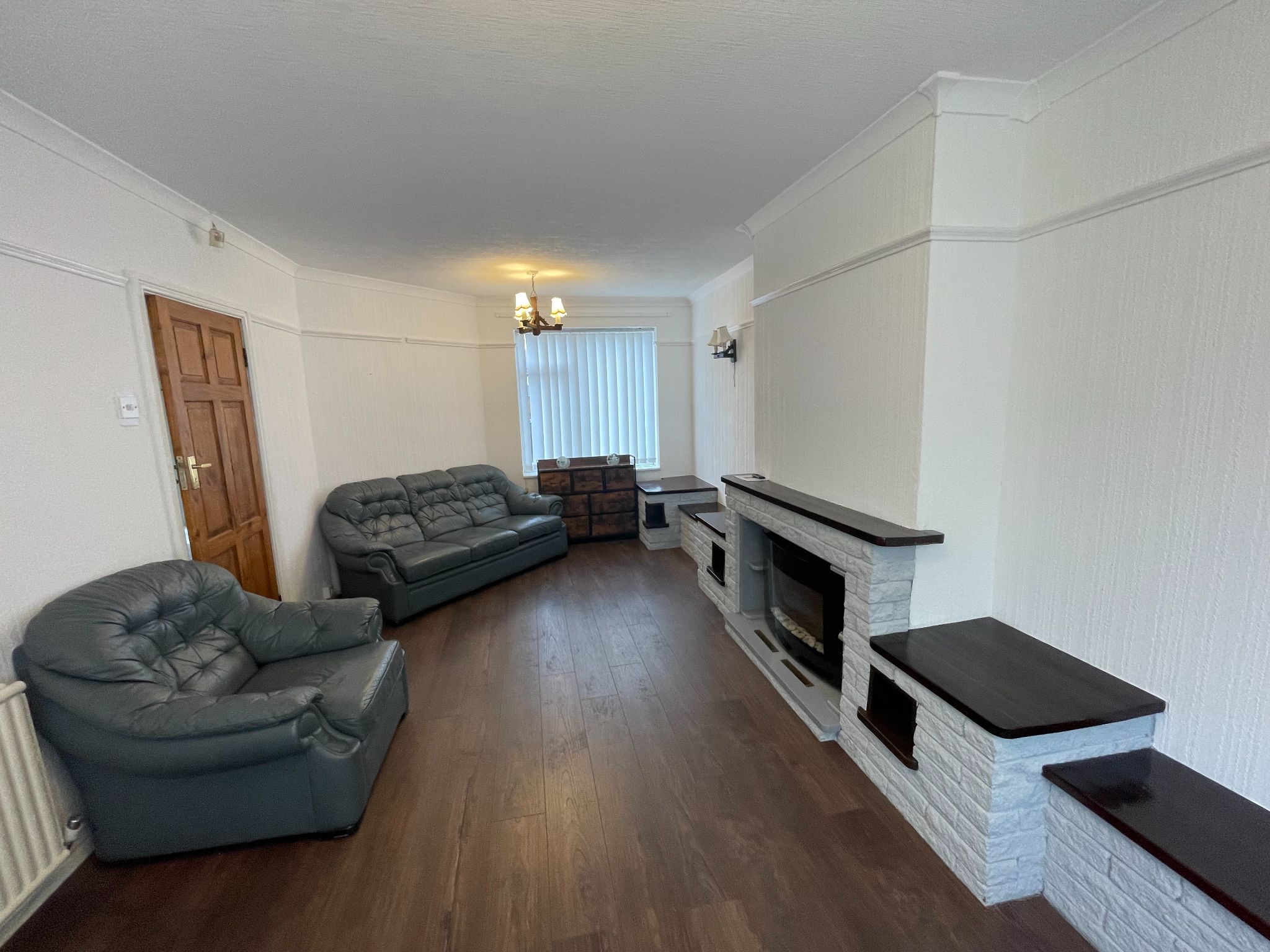 3 bedroom mid terraced house For Sale in Manchester - Photograph 6.