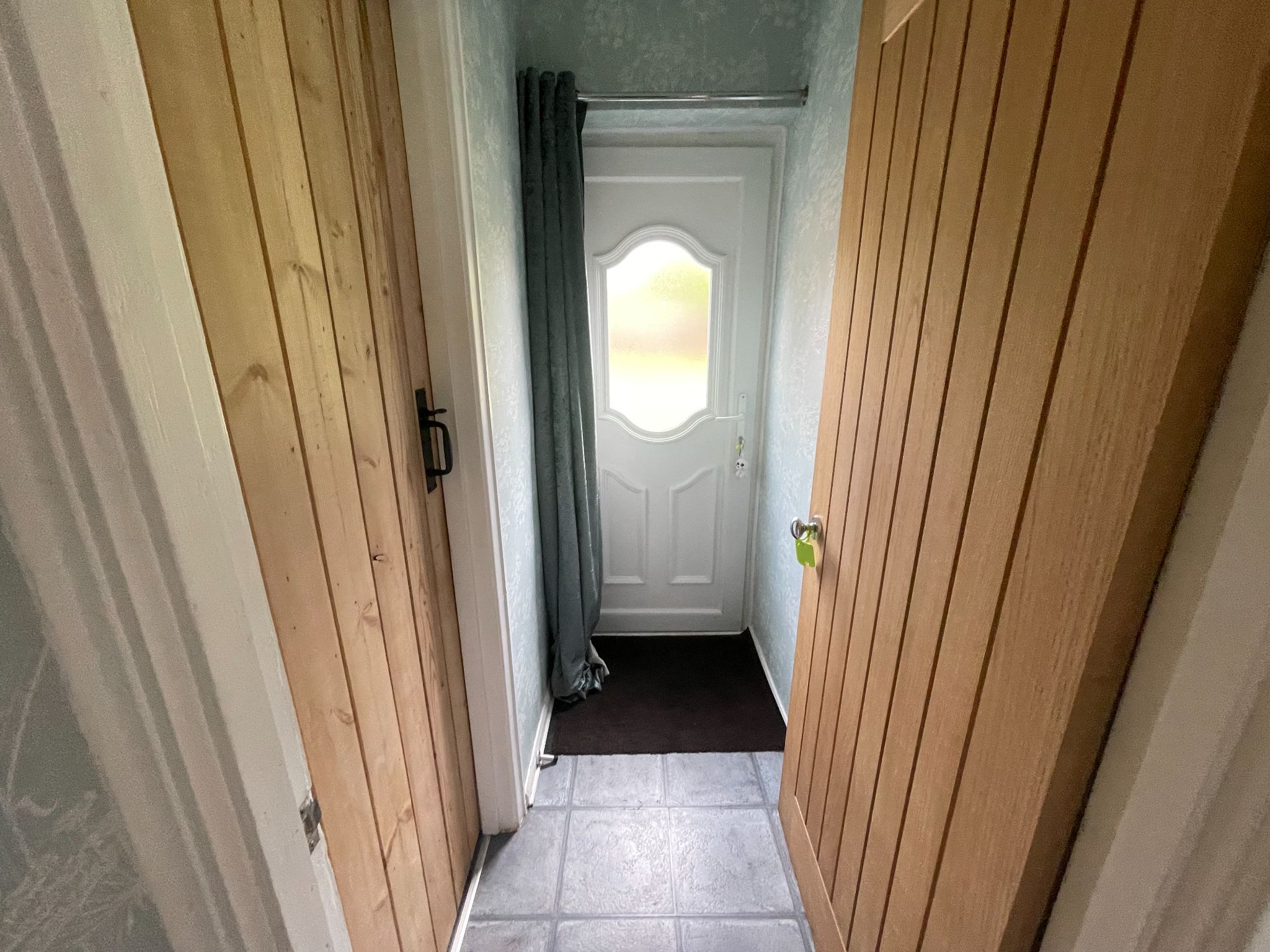 3 bedroom end terraced house For Sale in Manchester - Photograph 9.