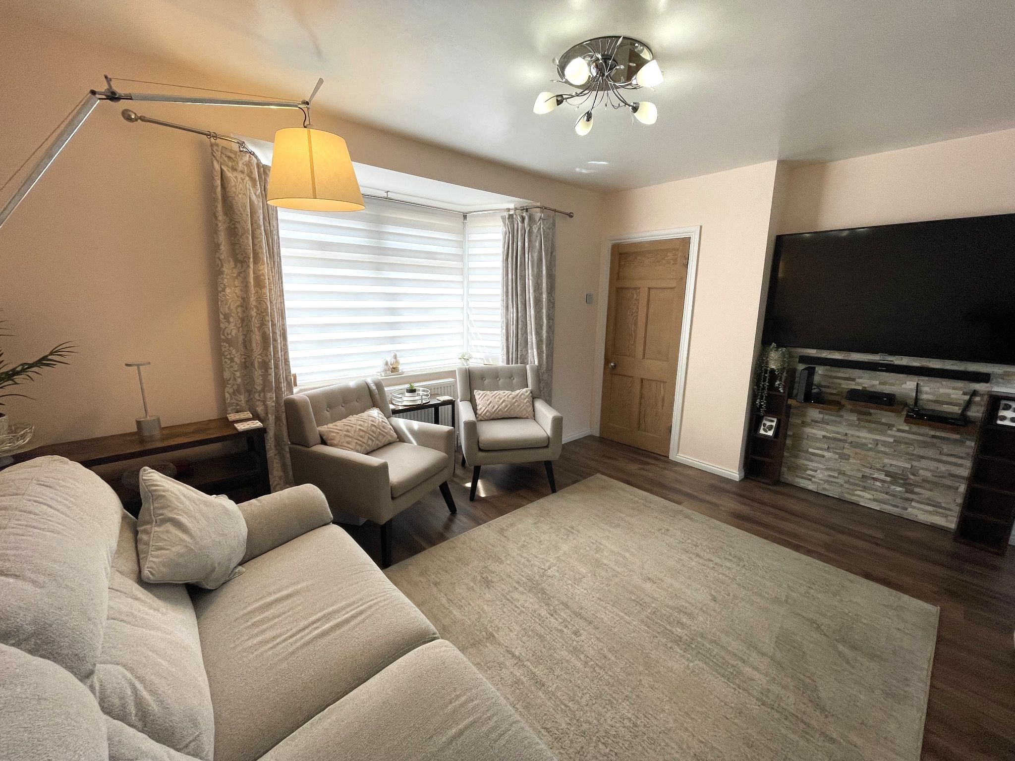 3 bedroom end terraced house For Sale in Manchester - Photograph 4.