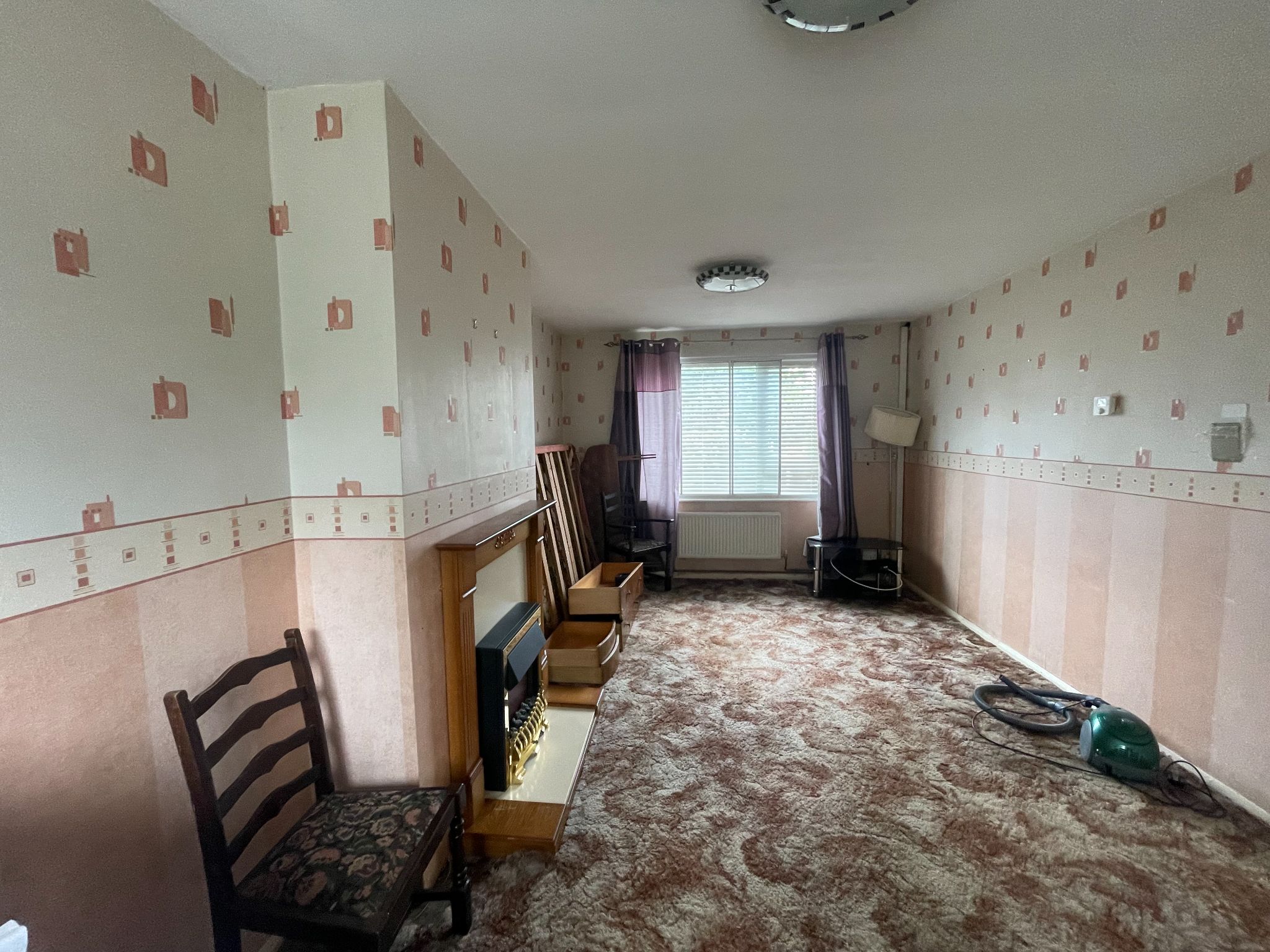 3 bedroom mid terraced house For Sale in Manchester - Photograph 6.