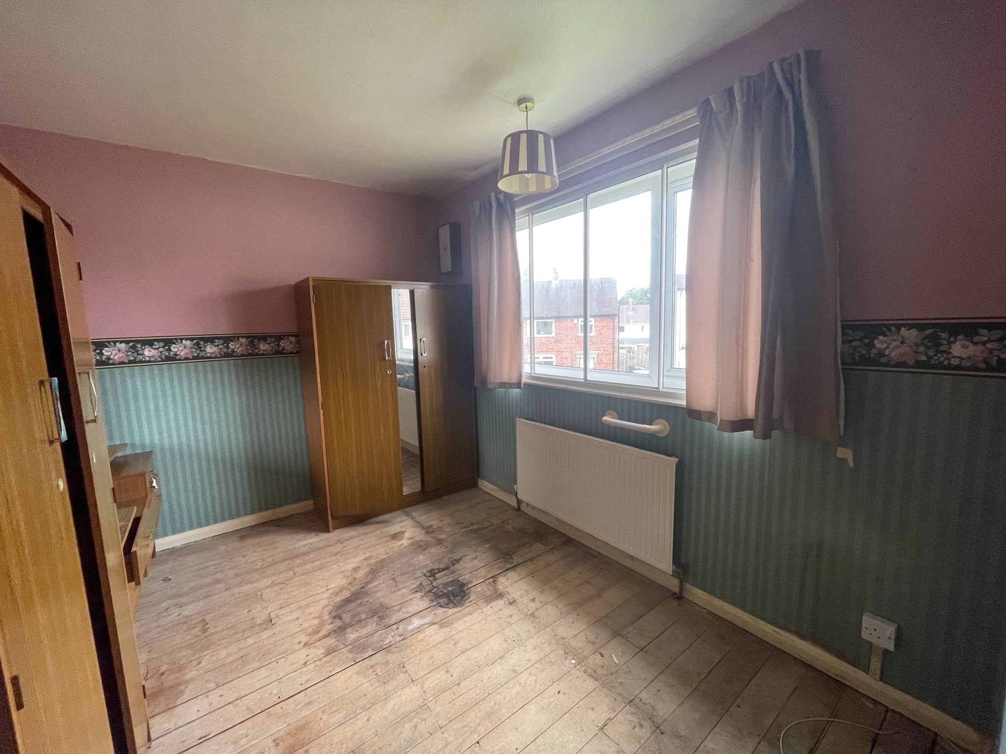 3 bedroom mid terraced house For Sale in Manchester - Photograph 14.