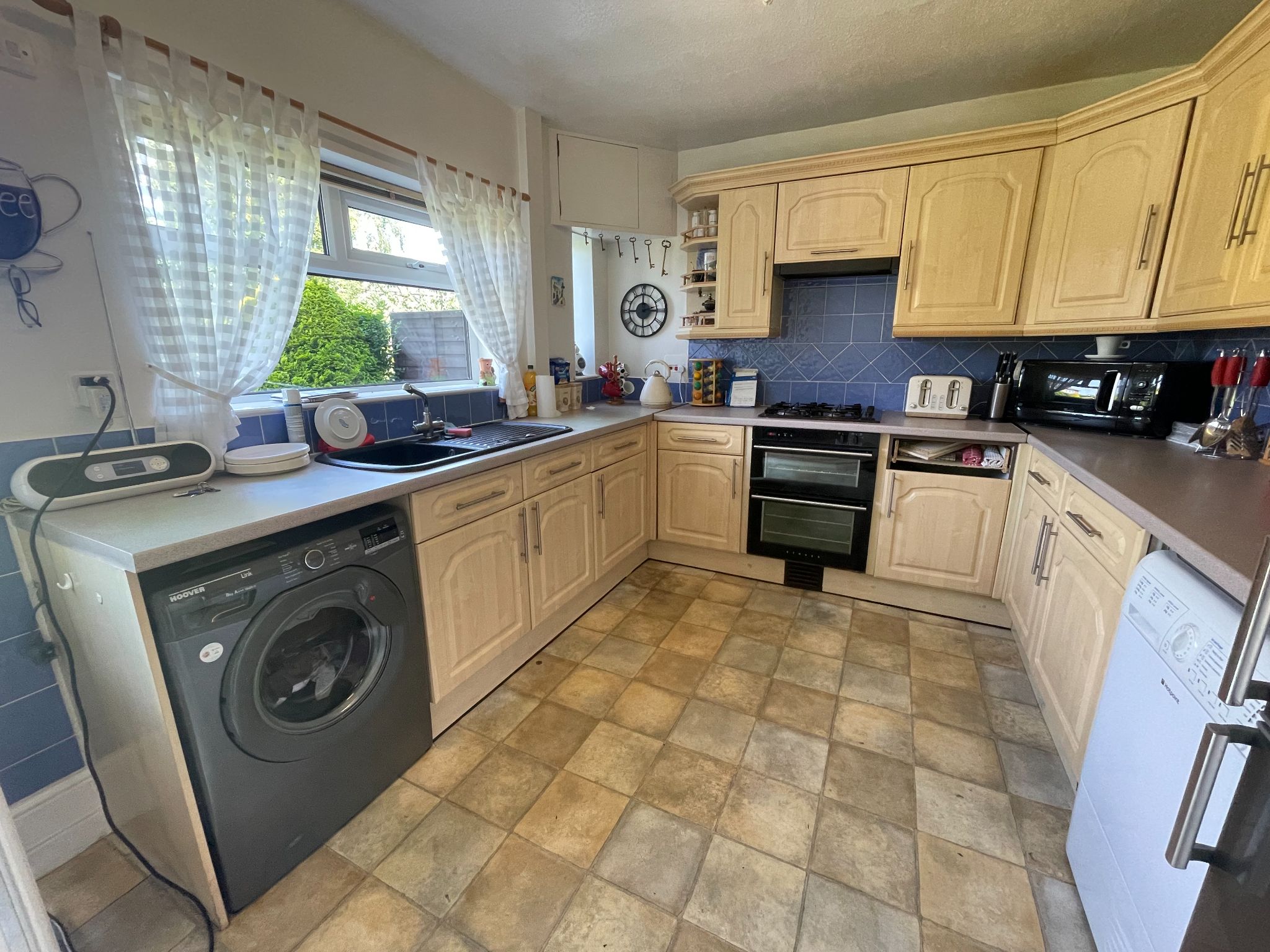 3 bedroom end terraced house For Sale in Manchester - Photograph 5.
