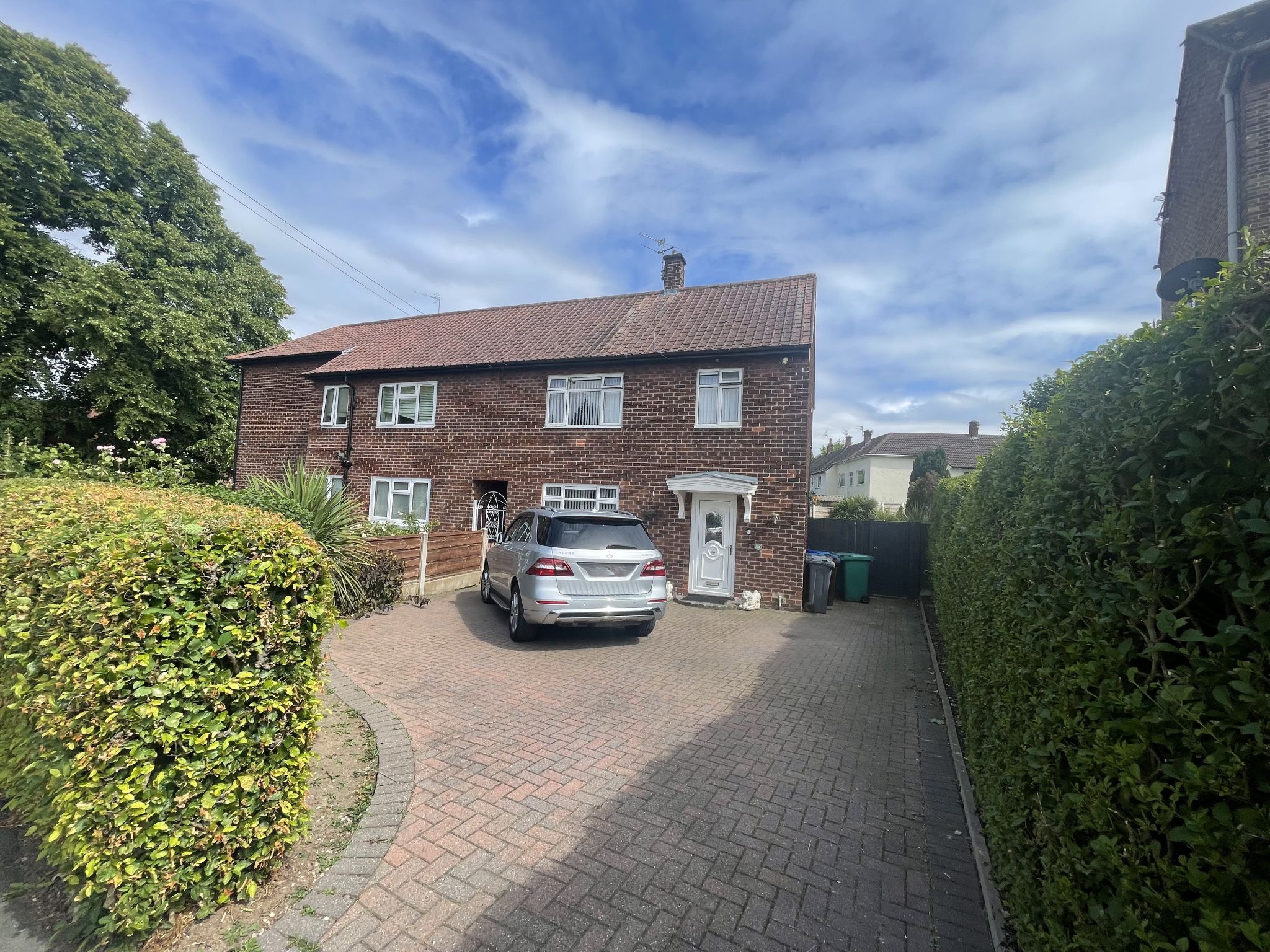 3 bedroom end terraced house For Sale in Manchester - Property photograph.